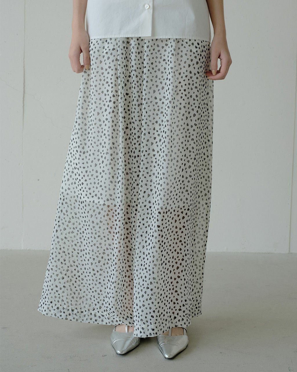 【ドゥクラッセ/DoCLASSE】のシフォンジョーゼット・ワイドパンツ インテリア・キッズ・メンズ・レディースファッション・服の通販 founy(ファニー) 　ファッション　Fashion　レディースファッション　Fashion for Women　パンツ　Pants & Trousers　新作・新入荷　New Arrivals / New In　エレガント 上品　Elegant　シアー　Sheer, See-Through　シフォン　Chiffon, Lightweight Fabric　シンプル　Simple, Minimal　ジョーゼット　Georgette, Semi-Sheer Fabric　セットアップ　Set-Up, Coordinated Outfit　プリント　Print, Printed Pattern　ペチコート　Petticoat, Underskirt　リラックス　Relax, Relaxed Fit　ワイド　Wide, Wide Fit　ホワイト|ID: prp329100004935528 ipo3291000000037037802