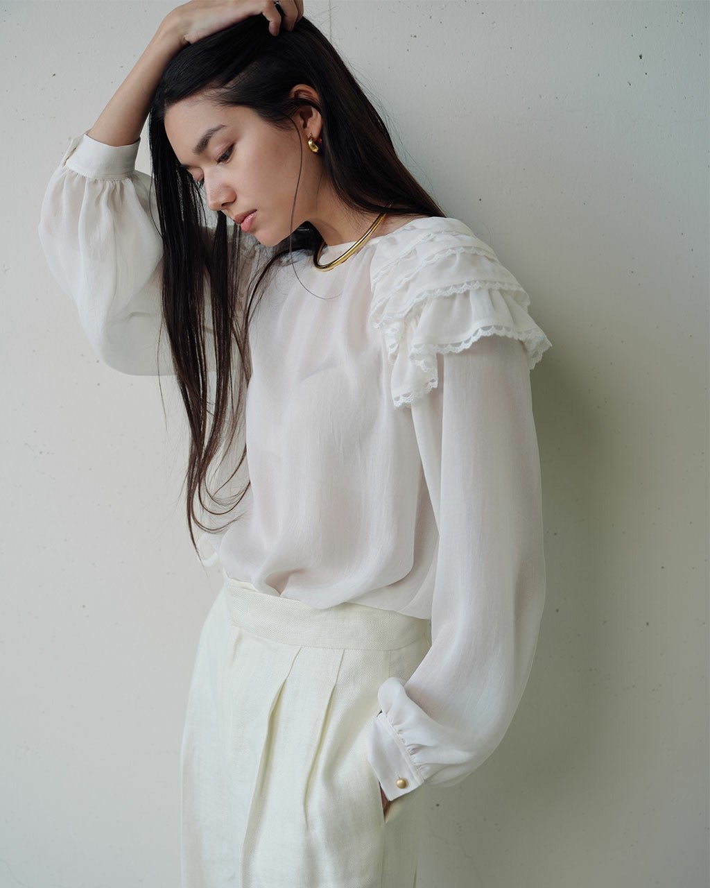 【ドゥクラッセ/DoCLASSE】のシアージョーゼット・ショルダーフリルブラウス インテリア・キッズ・メンズ・レディースファッション・服の通販 founy(ファニー) 　ファッション　Fashion　レディースファッション　Fashion for Women　トップス・カットソー　Cut & Sew Tops　シャツ・ブラウス・オフィスカジュアル　Elegant Blouses & Button-Ups　新作・新入荷　New Arrivals / New In　ジョーゼット　Georgette, Semi-Sheer Fabric　スウィート　Sweet, Cute Style　フリル　Frill, Ruffle　レース　Lace, Lace Fabric　ホワイト|ID: prp329100004935532 ipo3291000000037037815