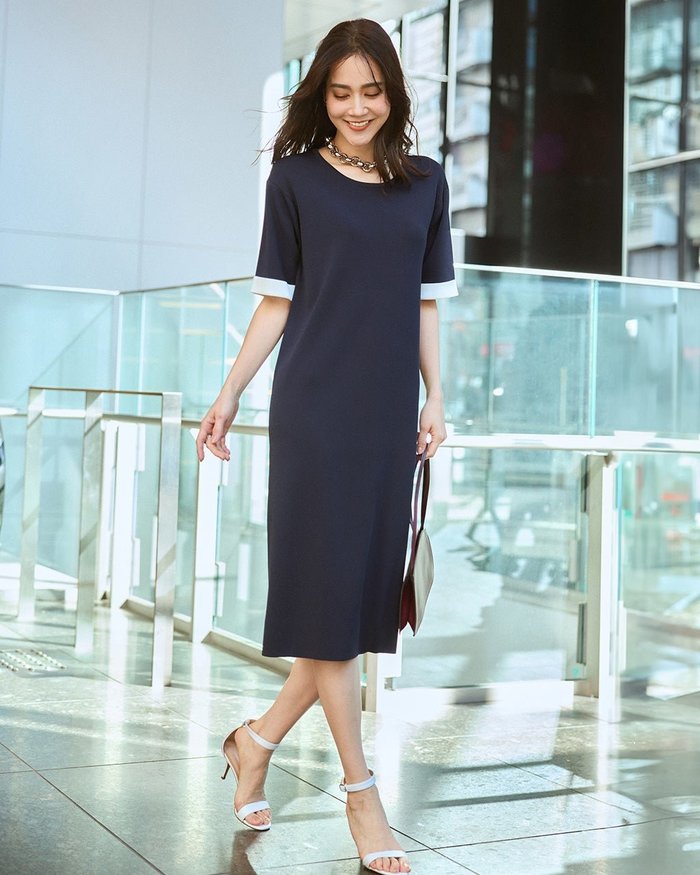【ドゥクラッセ/DoCLASSE】の総針ニット・バイカラーワンピース インテリア・キッズ・メンズ・レディースファッション・服の通販 founy(ファウニー) https://founy.com/ ファッション Fashion レディースファッション Fashion for Women ワンピース Dresses シンプル Simple, Minimal ストレート Straight, Straight Cut スマート Smart, Elegant フォルム Silhouette, Form |ID: prp329100004935704 ipo3291000000037244598