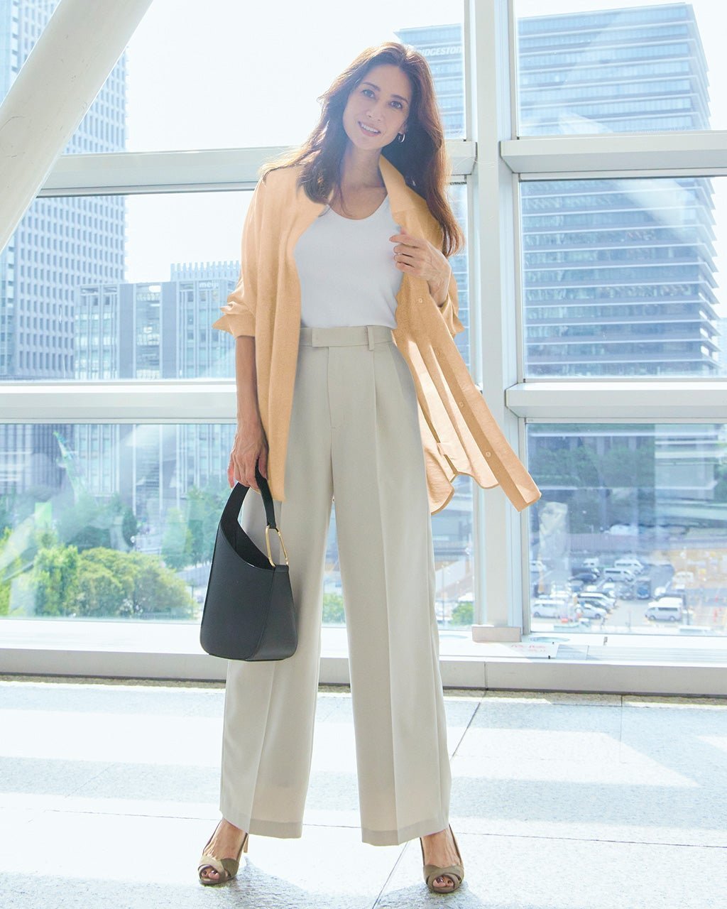 【ドゥクラッセ/DoCLASSE】のルーセントシアー・フライフロントシャツ インテリア・キッズ・メンズ・レディースファッション・服の通販 founy(ファニー) 　ファッション　Fashion　レディースファッション　Fashion for Women　トップス・カットソー　Cut & Sew Tops　シャツ・ブラウス・オフィスカジュアル　Elegant Blouses & Button-Ups　トレンド　Trend, Trending Now　ベージュ|ID: prp329100004935756 ipo3291000000037039561