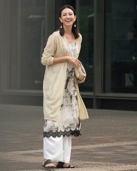 【ドゥクラッセ/DoCLASSE】 ライトシアー・ベルト付きロングカーディガン人気、トレンドファッション・服の通販 founy(ファニー) ファッション Fashion レディースファッション Fashion for Women トップス・カットソー Cut & Sew Tops カーディガン・羽織り Layered Style Cardigans ベルト&ウエストマーク Belts & Waist Accessories カーディガン Cardigan, Knitwear サマー Summer, Summer Style シアー Sheer, See-Through ロング Long, Long-Length エレガント 上品 Elegant 人気 Popular, Best Seller 夏 Summer |ID:prp329100004935760