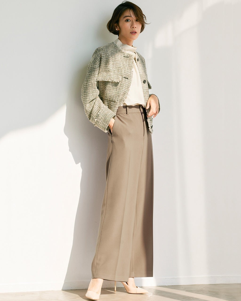 【ドゥクラッセ/DoCLASSE】の二重織カルゼ・ストレートフレアパンツ インテリア・キッズ・メンズ・レディースファッション・服の通販 founy(ファニー) 　ファッション　Fashion　レディースファッション　Fashion for Women　パンツ　Pants & Trousers　おすすめ　Recommended / Our Picks　カッティング　Cutting Detail　ダブル　Double, Double-Breasted　トレンド　Trend, Trending Now　フィット　Fit, Slim Fit　フレア　Flare, Flared　エレガント 上品　Elegant　秋　Autumn　トープ|ID: prp329100004938381 ipo3291000000037057497