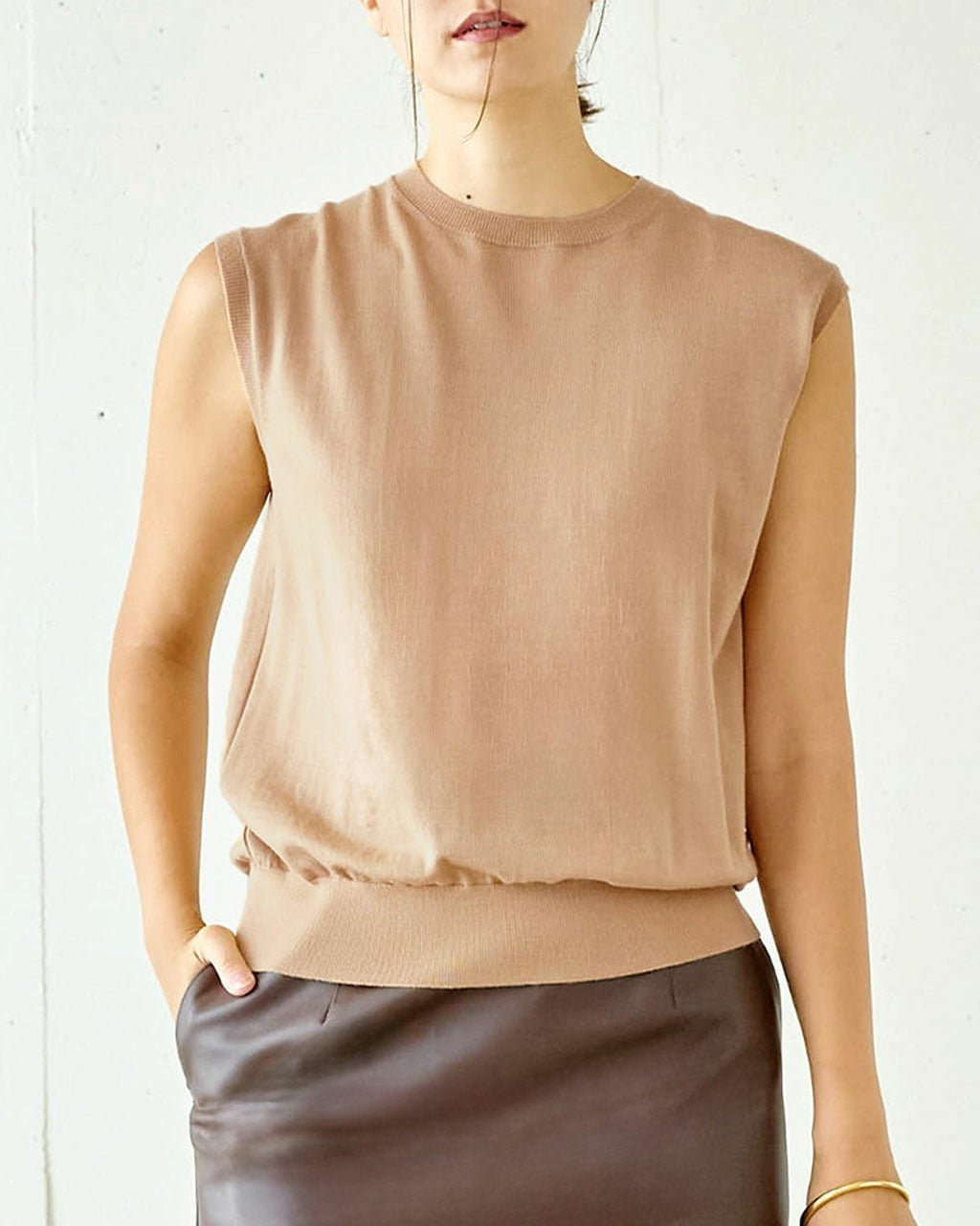 【ドゥクラッセ/DoCLASSE】のスーパーファインメリノ・ノースリーブトップス 人気、トレンドファッション・服の通販 founy(ファニー) 　ファッション　Fashion　レディースファッション　Fashion for Women　トップス・カットソー　Cut & Sew Tops　ニット　Knit Tops & Sweaters　キャミソール&ノースリーブ　Camisoles & Sleeveless Tops　アンサンブル　Ensemble Set　インナー　Innerwear　エレガント 上品　Elegant　カーディガン　Cardigan, Knitwear　フォルム　Silhouette, Form　A/W・秋冬　Autumn/Winter　 other-1|ID: prp329100004938382 ipo3291000000037057498