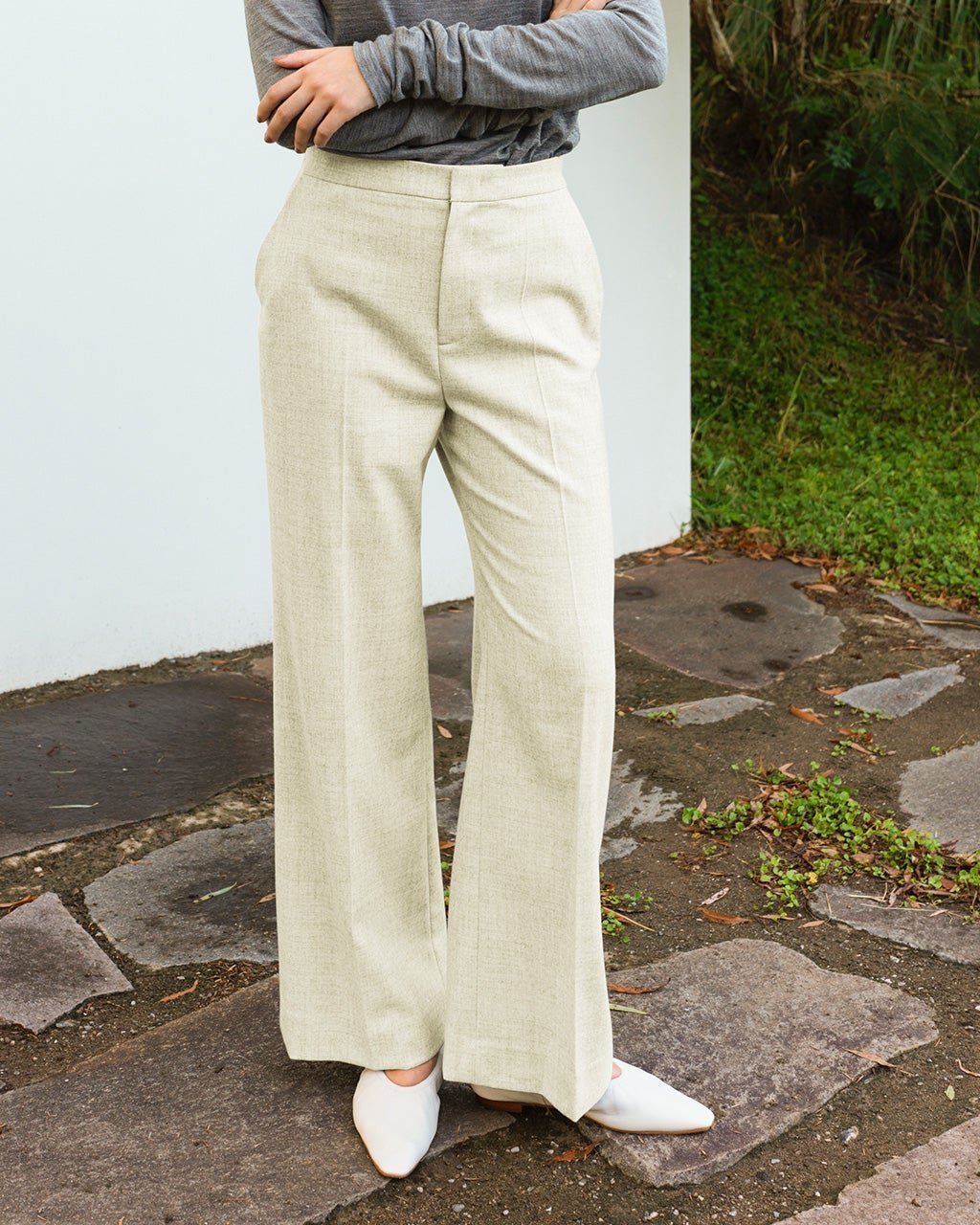 【ドゥクラッセ/DoCLASSE】のハイカウントサキソニー・ストレートパンツ インテリア・キッズ・メンズ・レディースファッション・服の通販 founy(ファニー) 　ファッション　Fashion　レディースファッション　Fashion for Women　パンツ　Pants & Trousers　とろみ　Fluid, Flowy Fabric　ストレート　Straight, Straight Cut　センター　Center, Center Line　バランス　Balance, Style Balance　ホワイト|ID: prp329100004938385 ipo3291000000037057512