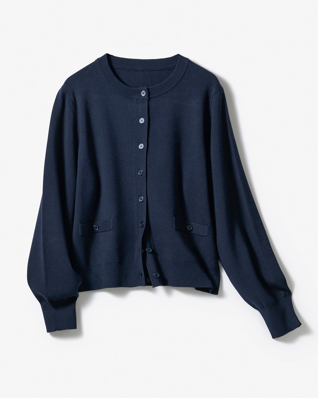 【ドゥクラッセ/DoCLASSE】の総針編み・飾りポケットクルーカーディガン インテリア・キッズ・メンズ・レディースファッション・服の通販 founy(ファニー) 　ファッション　Fashion　レディースファッション　Fashion for Women　トップス・カットソー　Cut & Sew Tops　カーディガン・羽織り　Layered Style Cardigans　カーディガン　Cardigan, Knitwear　ショート　Short, Short Length　ジャケット　Jacket, Outerwear　無地　Plain, Solid Color　ネイビー|ID: prp329100004938394 ipo3291000000037057551