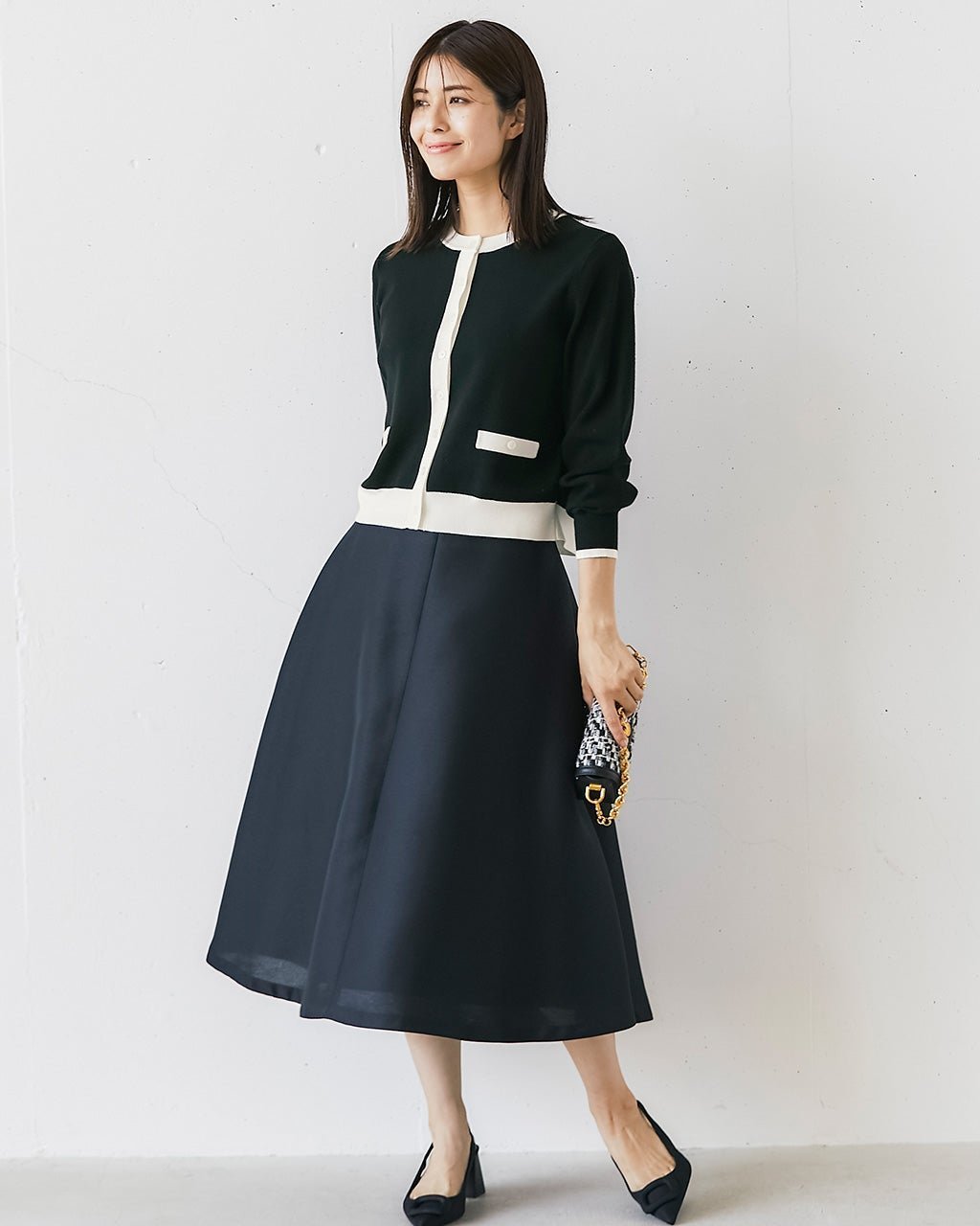 【ドゥクラッセ/DoCLASSE】の総針編み・飾りポケットクルーカーディガン インテリア・キッズ・メンズ・レディースファッション・服の通販 founy(ファニー) 　ファッション　Fashion　レディースファッション　Fashion for Women　トップス・カットソー　Cut & Sew Tops　カーディガン・羽織り　Layered Style Cardigans　カーディガン　Cardigan, Knitwear　ショート　Short, Short Length　ジャケット　Jacket, Outerwear　無地　Plain, Solid Color　ブラックパターン|ID: prp329100004938394 ipo3291000000037057552