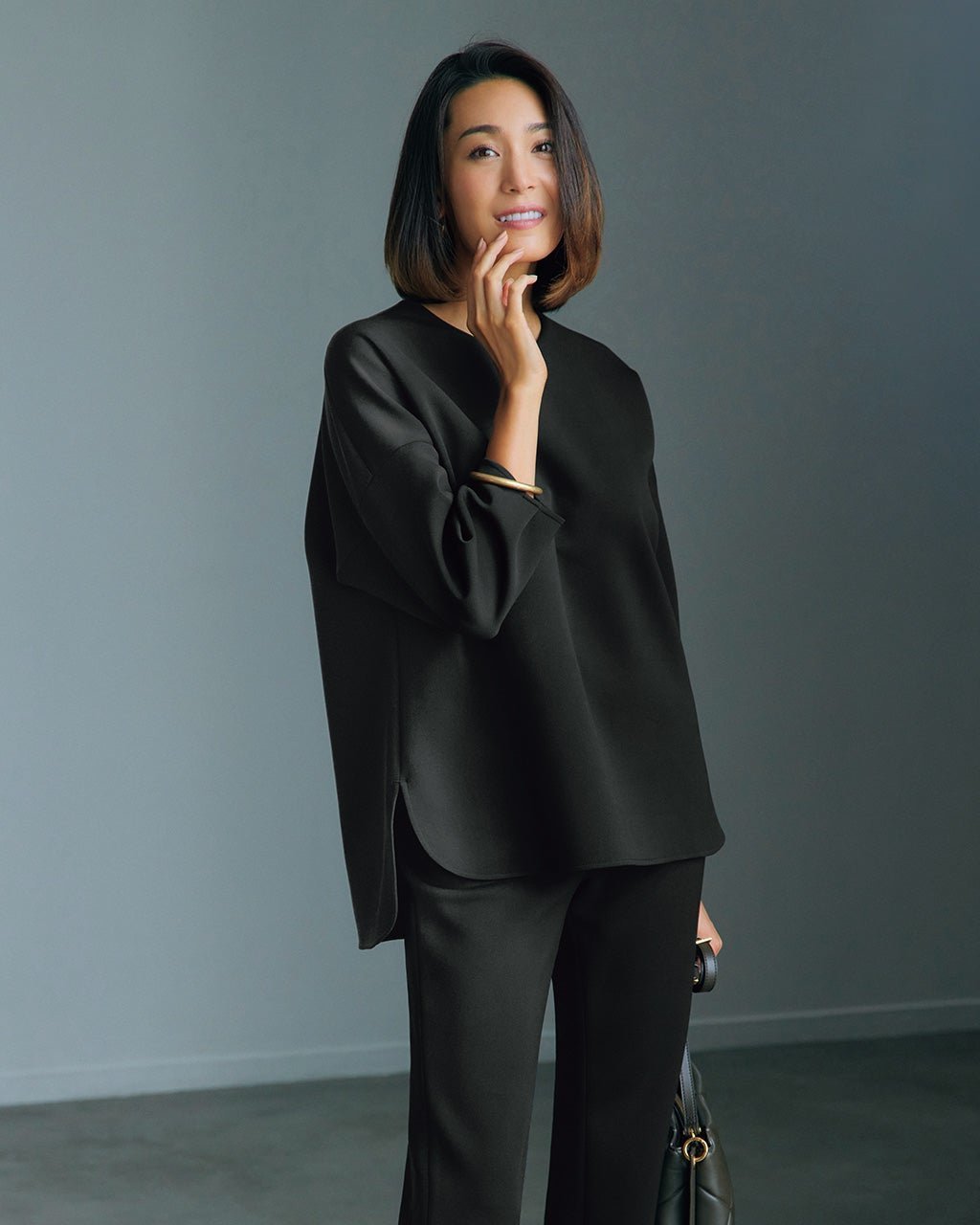 【ドゥクラッセ/DoCLASSE】のトリアセスキューバ・フォルムトップス 人気、トレンドファッション・服の通販 founy(ファニー) 　ファッション　Fashion　レディースファッション　Fashion for Women　トップス・カットソー　Cut & Sew Tops　シャツ・ブラウス・オフィスカジュアル　Elegant Blouses & Button-Ups　ストレッチ　Stretch, Stretchy Fabric　スリット　Slit, Slit Detail　セットアップ　Set-Up, Coordinated Outfit　バランス　Balance, Style Balance　フォルム　Silhouette, Form　 other-1|ID: prp329100004938407 ipo3291000000037057591