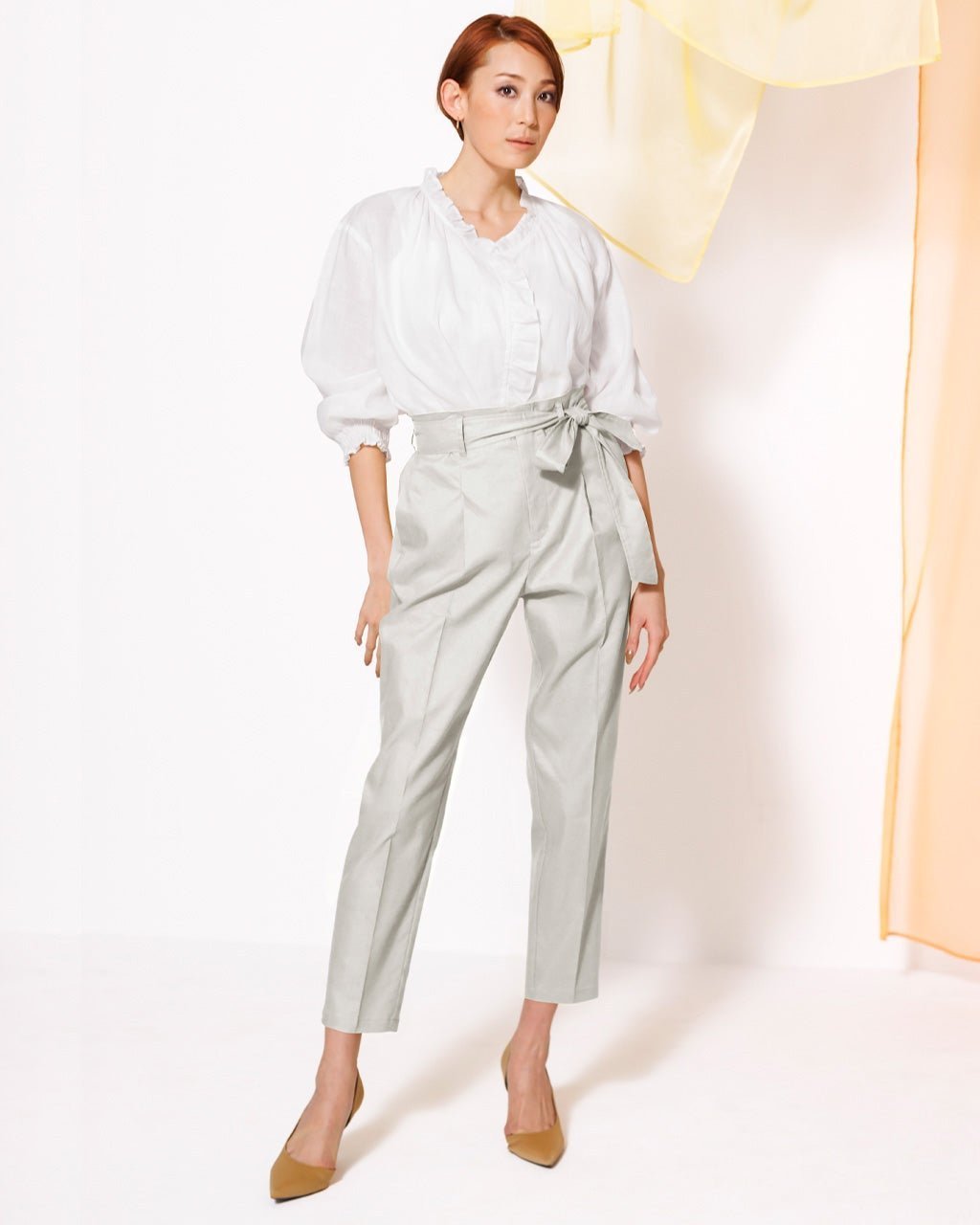 【ドゥクラッセ/DoCLASSE】の艶ストレッチリネン・テーパードパンツ インテリア・キッズ・メンズ・レディースファッション・服の通販 founy(ファニー) 　ファッション　Fashion　レディースファッション　Fashion for Women　パンツ　Pants & Trousers　ライトグレー|ID: prp329100004942747 ipo3291000000037098566