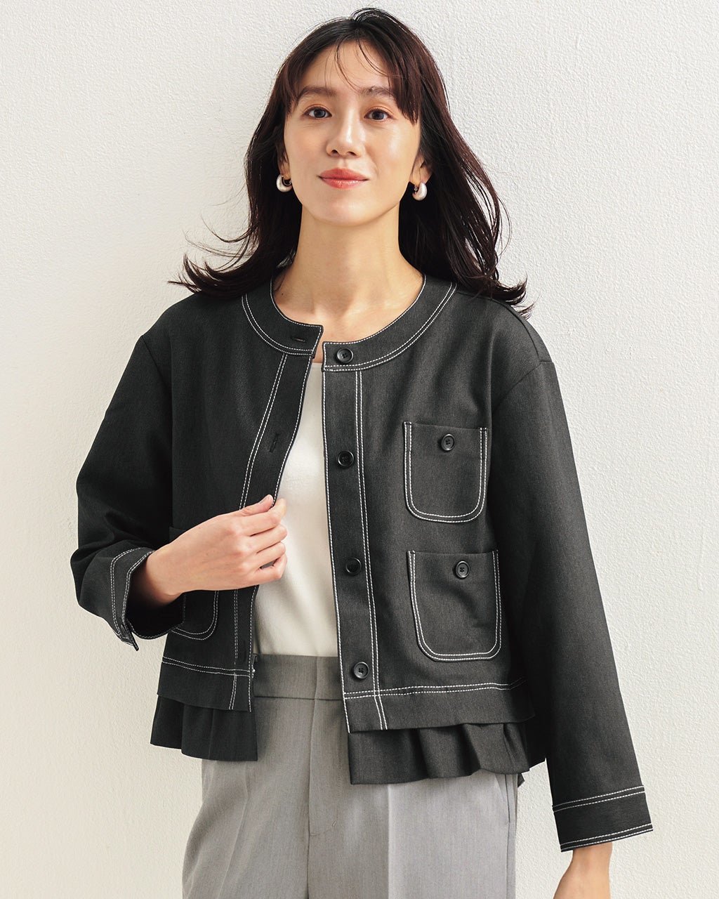 【ドゥクラッセ/DoCLASSE】のテックデニム・裾フリルジャケット インテリア・キッズ・メンズ・レディースファッション・服の通販 founy(ファニー) 　ファッション　Fashion　レディースファッション　Fashion for Women　アウター　Coat / Outerwear Collection　レディースジャケット・軽アウター　Jackets　インディゴ　Indigo Denim　ジャケット　Jacket, Outerwear　デニム　Denim, Jeans Material　フリル　Frill, Ruffle　人気　Popular, Best Seller　ブラック|ID: prp329100004942752 ipo3291000000037099058