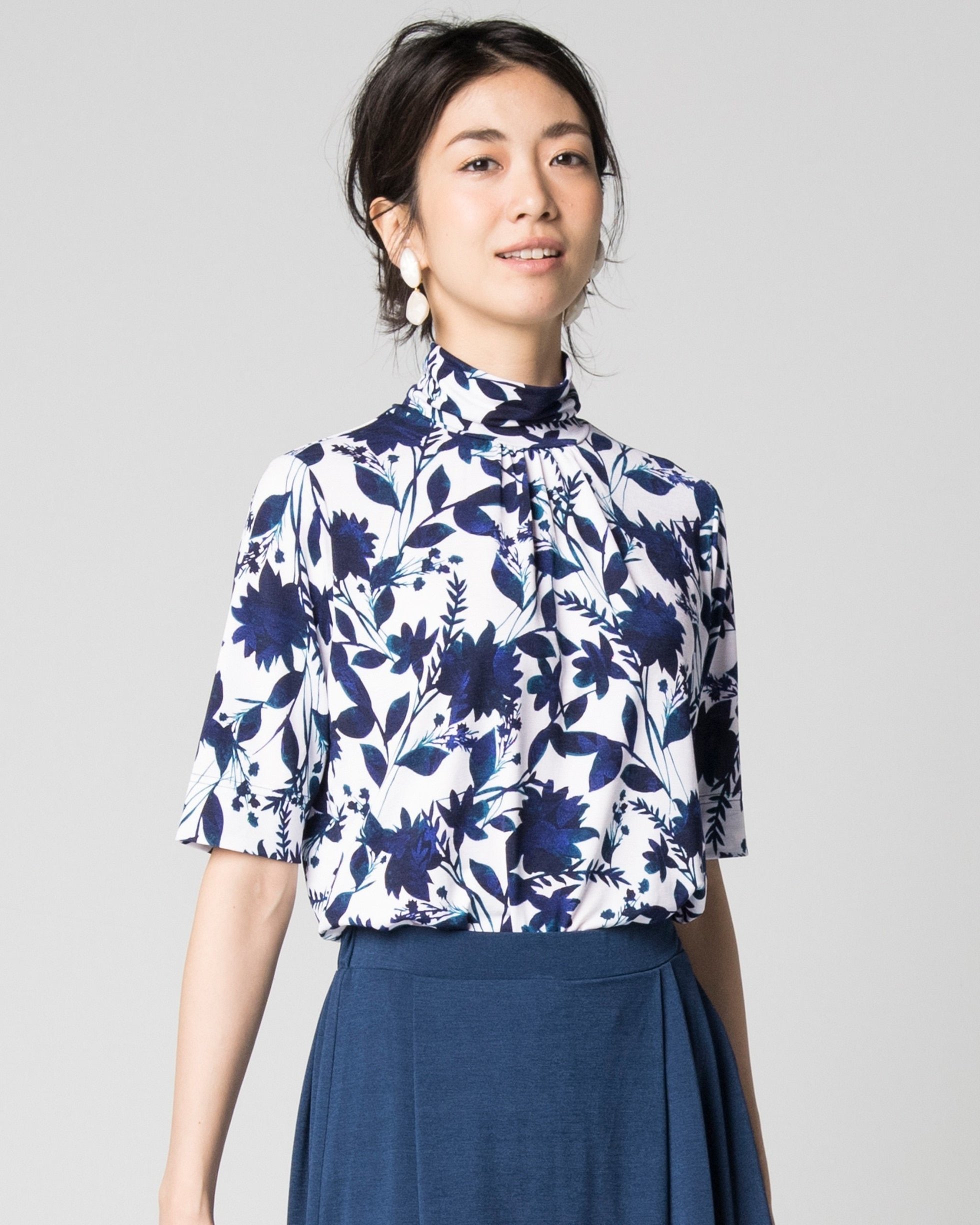 【ドゥクラッセ/DoCLASSE】のUVスラブ・ハイネック5分袖/柄 人気、トレンドファッション・服の通販 founy(ファニー) 　ファッション　Fashion　レディースファッション　Fashion for Women　トップス・カットソー　Cut & Sew Tops　シャツ・ブラウス・オフィスカジュアル　Elegant Blouses & Button-Ups　ロングTシャツ・Tシャツ　Longline T-Shirts & Tees　カットソー・ベーシックTシャツ　Cut-and-Sewn Tops / Stretch Tees & Basics　カットソー　Cut and Sewn Top　ギャザー　Gathered, Ruffled　シルク　Silk, 100% Silk　ストレッチ　Stretch, Stretchy Fabric　トラベル　Travel, Travel Gear　ドレープ　Drape, Draping Fabric　ハイネック　High Neck, Mock Neck　プレミアム　Premium, High-End　リネン　Linen, Linen Fabric　エレガント 上品　Elegant　夏　Summer　 other-1|ID: prp329100004942764 ipo3291000000037099097