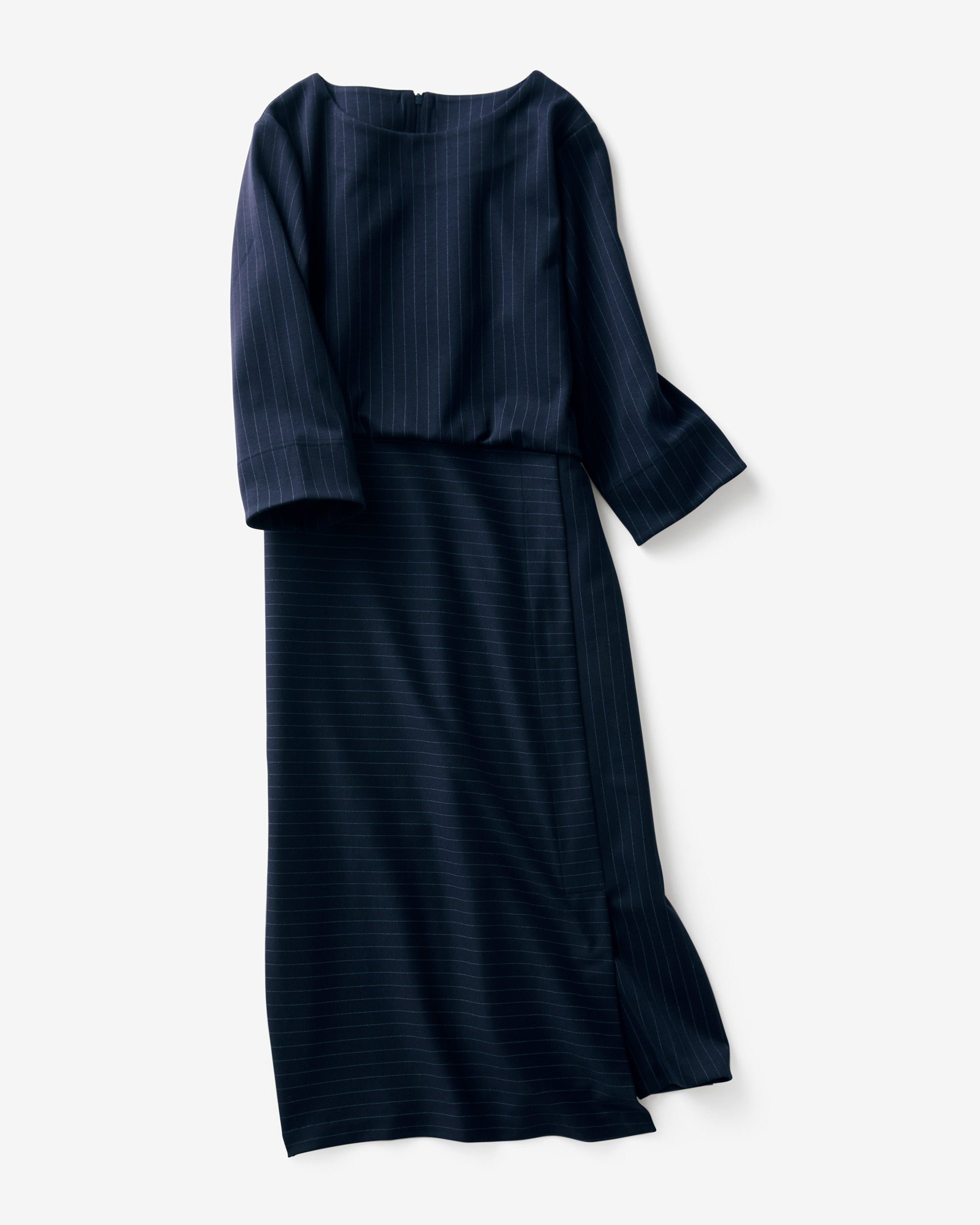 【ドゥクラッセ/DoCLASSE】のストレッチポンチ・アシメワンピース インテリア・キッズ・メンズ・レディースファッション・服の通販 founy(ファニー) 　ファッション　Fashion　レディースファッション　Fashion for Women　ワンピース　Dresses　カットソー　Cut and Sewn Top　ストレッチ　Stretch, Stretchy Fabric　スリット　Slit, Slit Detail　ベーシック　Basic, Essential　ネイビーストライプ|ID: prp329100004943083 ipo3291000000037102791