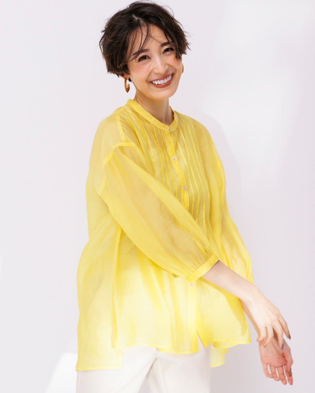 【ドゥクラッセ/DoCLASSE】のシアークロス・ピンタックブラウス インテリア・キッズ・メンズ・レディースファッション・服の通販 founy(ファニー) 　ファッション　Fashion　レディースファッション　Fashion for Women　トップス・カットソー　Cut & Sew Tops　シャツ・ブラウス・オフィスカジュアル　Elegant Blouses & Button-Ups　チュニック　Tunic, Long Top　イエロー|ID: prp329100004943105 ipo3291000000037103075