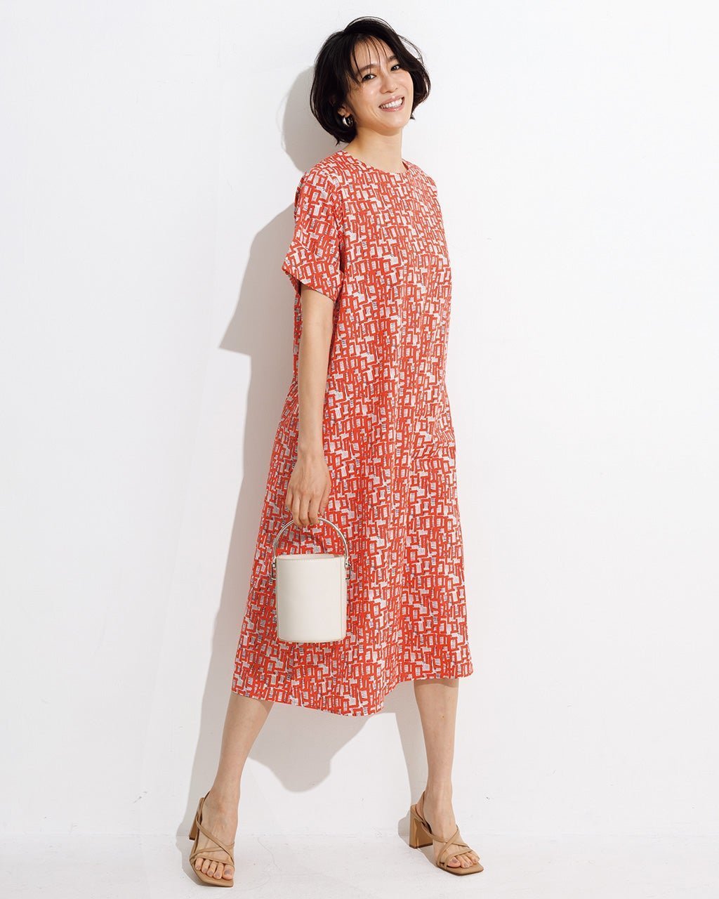 【ドゥクラッセ/DoCLASSE】の高密度コットン・テントラインワンピ/ミディ インテリア・キッズ・メンズ・レディースファッション・服の通販 founy(ファニー) 　ファッション　Fashion　レディースファッション　Fashion for Women　ワンピース　Dresses　タイプライター　Typewriter Fabric, Crisp Cotton　フォルム　Silhouette, Form　ポケット　Pocket, Pocket Detail　半袖　Short Sleeve, Half Sleeve　定番　Standard, Basic Item　オレンジパターン|ID: prp329100004956652 ipo3291000000037192414