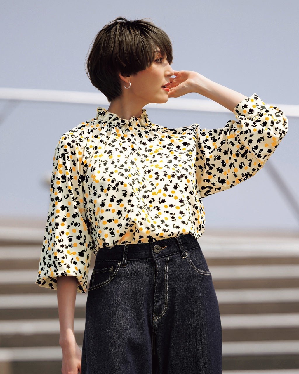 【ドゥクラッセ/DoCLASSE】のコンビパターン・フローラルブラウス インテリア・キッズ・メンズ・レディースファッション・服の通販 founy(ファニー) 　ファッション　Fashion　レディースファッション　Fashion for Women　トップス・カットソー　Cut & Sew Tops　シャツ・ブラウス・オフィスカジュアル　Elegant Blouses & Button-Ups　スリーブ　Sleeve, Long Sleeve / Short Sleeve　ハイネック　High Neck, Mock Neck　パターン　Pattern, Design Print　パール　Pearl, Pearl Accent　フラワー　Flower, Floral　フリル　Frill, Ruffle　フラワー|ID: prp329100004963443 ipo3291000000037235278