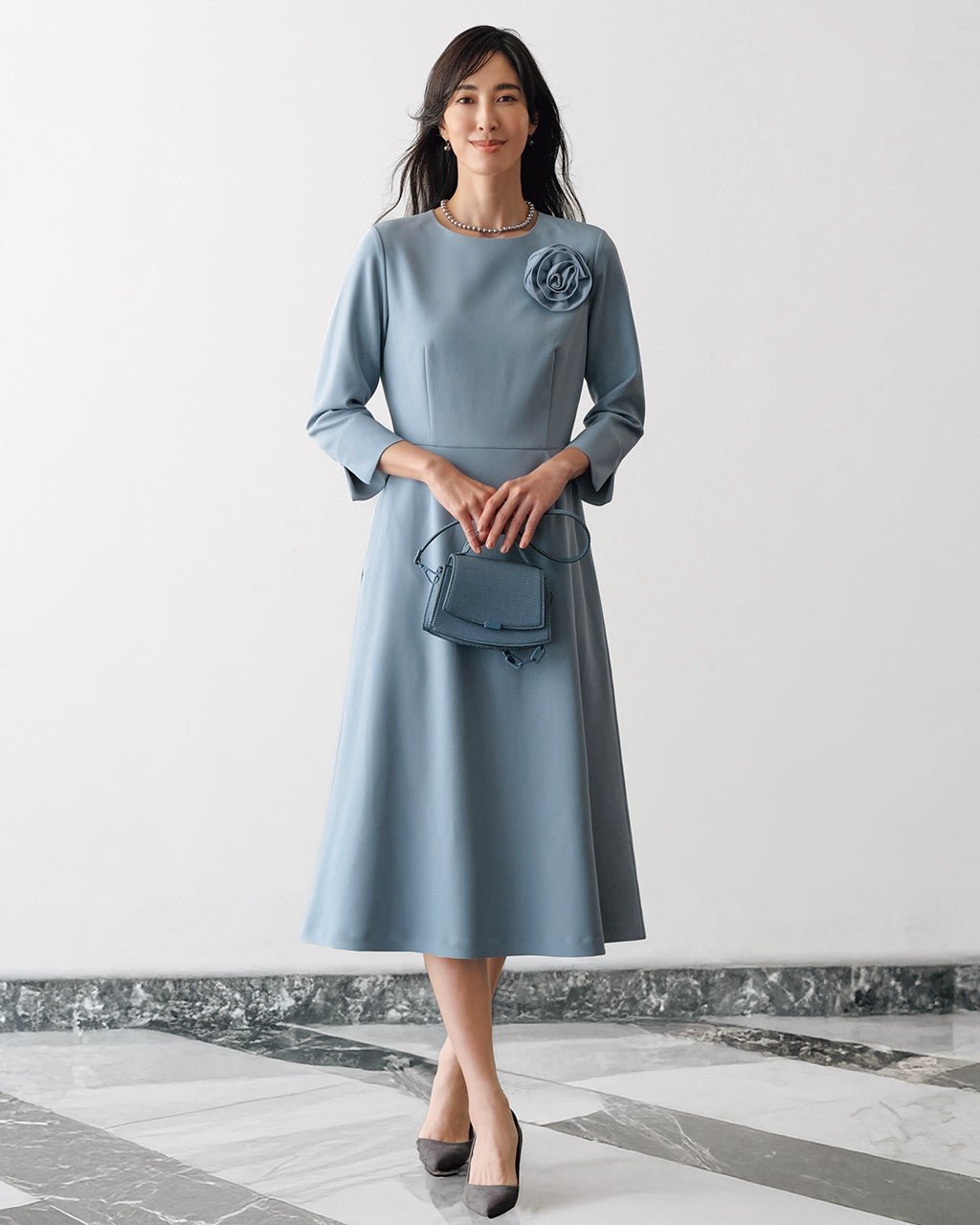 【ドゥクラッセ/DoCLASSE】のダブルクロス・Aラインワンピース/コサージュ付き インテリア・キッズ・メンズ・レディースファッション・服の通販 founy(ファニー) 　ファッション　Fashion　レディースファッション　Fashion for Women　ワンピース　Dresses　Aラインワンピース・フレアシルエット　A-Line Dresses / Flared Silhouette Dresses　セットアップ　Set-Up, Coordinated Outfit　セレモニー　Ceremony　ダブル　Double, Double-Breasted　フレア　Flare, Flared　エレガント 上品　Elegant　ダスティーブルー|ID: prp329100004963467 ipo3291000000037236796