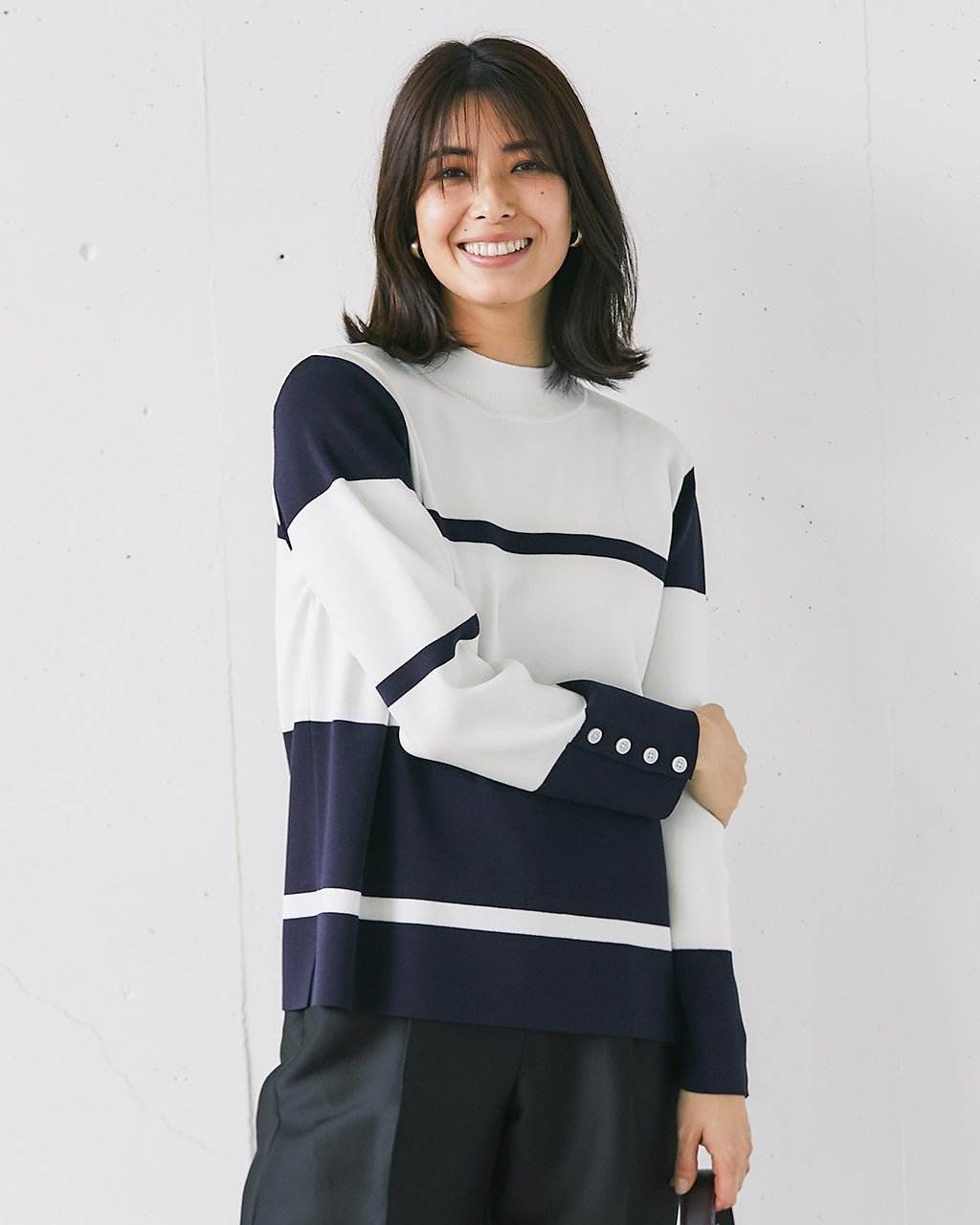 【ドゥクラッセ/DoCLASSE】の総針ニット・カラーブロックハイネック インテリア・キッズ・メンズ・レディースファッション・服の通販 founy(ファウニー) 　ファッション　Fashion　レディースファッション　Fashion for Women　トップス・カットソー　Cut & Sew Tops　ニット　Knit Tops & Sweaters　スリット　Slit, Slit Detail　セーター　Sweater, Knitwear　ハイネック　High Neck, Mock Neck　フレンチ　French, French Style　ブロック　Block, Solid Block Pattern　ホワイトxネイビー|ID: prp329100004967379 ipo3291000000037259280