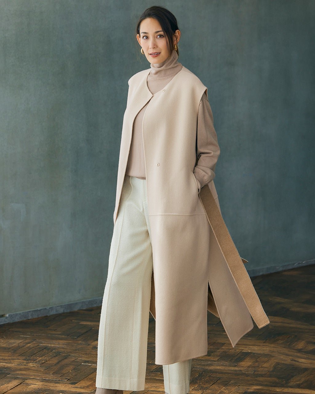 【ドゥクラッセ/DoCLASSE】のカシミヤ混ウールリバー・クルーネックジレ インテリア・キッズ・メンズ・レディースファッション・服の通販 founy(ファウニー) 　ファッション　Fashion　レディースファッション　Fashion for Women　アウター　Coat / Outerwear Collection　レディースジャケット・軽アウター　Jackets　シンプル　Simple, Minimal　ジャケット　Jacket, Outerwear　スペシャル　Special, Limited Edition　タートル　Turtleneck, Turtle Collar　なめらか　Smooth, Silky Texture　ラグジュアリー　Luxury, Elegant　ストーン・パターン|ID: prp329100004984176 ipo3291000000037337465