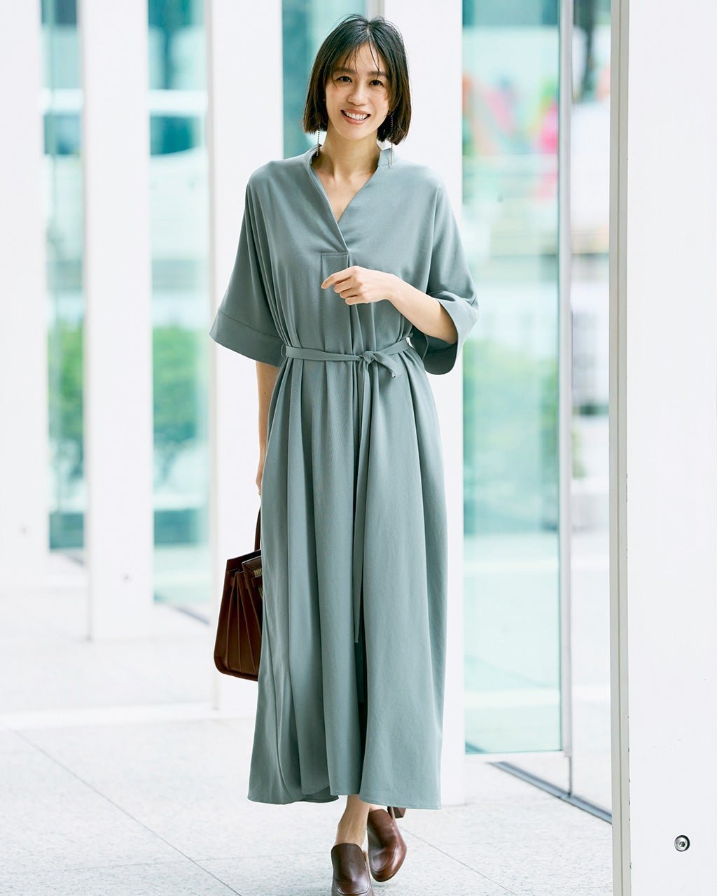 【ドゥクラッセ/DoCLASSE】のSARARI Air・キーネックドレス/ロング インテリア・キッズ・メンズ・レディースファッション・服の通販 founy(ファウニー) 　ファッション　Fashion　レディースファッション　Fashion for Women　ワンピース　Dresses　フォーマル・パーティードレス・結婚式用ドレス　Elegant & Casual Dresses　カフス　Cuff Design　ドレス　Dress, One-Piece　フィット　Fit, Slim Fit　フレア　Flare, Flared　無地　Plain, Solid Color　ロング　Long, Long-Length　新作・新入荷　New Arrivals / New In　夏　Summer　ブルーグレー|ID: prp329100004985535 ipo3291000000037345275