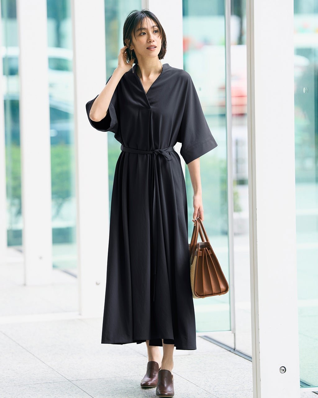 【ドゥクラッセ/DoCLASSE】のSARARI Air・キーネックドレス/ロング インテリア・キッズ・メンズ・レディースファッション・服の通販 founy(ファウニー) 　ファッション　Fashion　レディースファッション　Fashion for Women　ワンピース　Dresses　フォーマル・パーティードレス・結婚式用ドレス　Elegant & Casual Dresses　カフス　Cuff Design　ドレス　Dress, One-Piece　フィット　Fit, Slim Fit　フレア　Flare, Flared　無地　Plain, Solid Color　ロング　Long, Long-Length　新作・新入荷　New Arrivals / New In　夏　Summer　ミッドナイトブルー|ID: prp329100004985535 ipo3291000000037345279