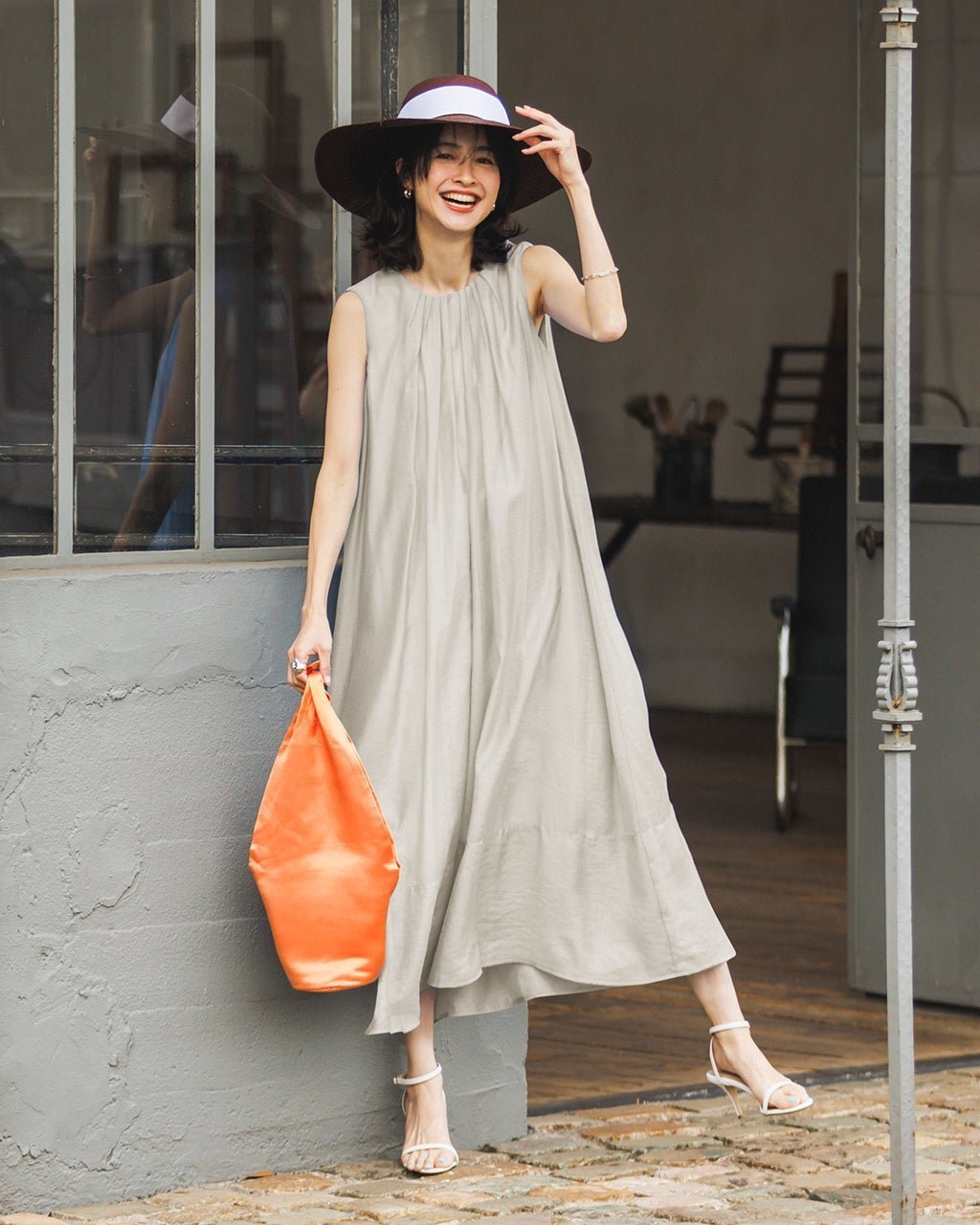 【ドゥクラッセ/DoCLASSE】のエアリーシアー・ロングフレアワンピース インテリア・キッズ・メンズ・レディースファッション・服の通販 founy(ファウニー) 　ファッション　Fashion　レディースファッション　Fashion for Women　ワンピース　Dresses　新作・新入荷　New Arrivals / New In　なめらか　Smooth, Silky Texture　インナー　Innerwear　シアー　Sheer, See-Through　ドレス　Dress, One-Piece　ドレープ　Drape, Draping Fabric　ノースリーブ　Sleeveless, No-Sleeve　ライトグレー|ID: prp329100004985538 ipo3291000000037345295
