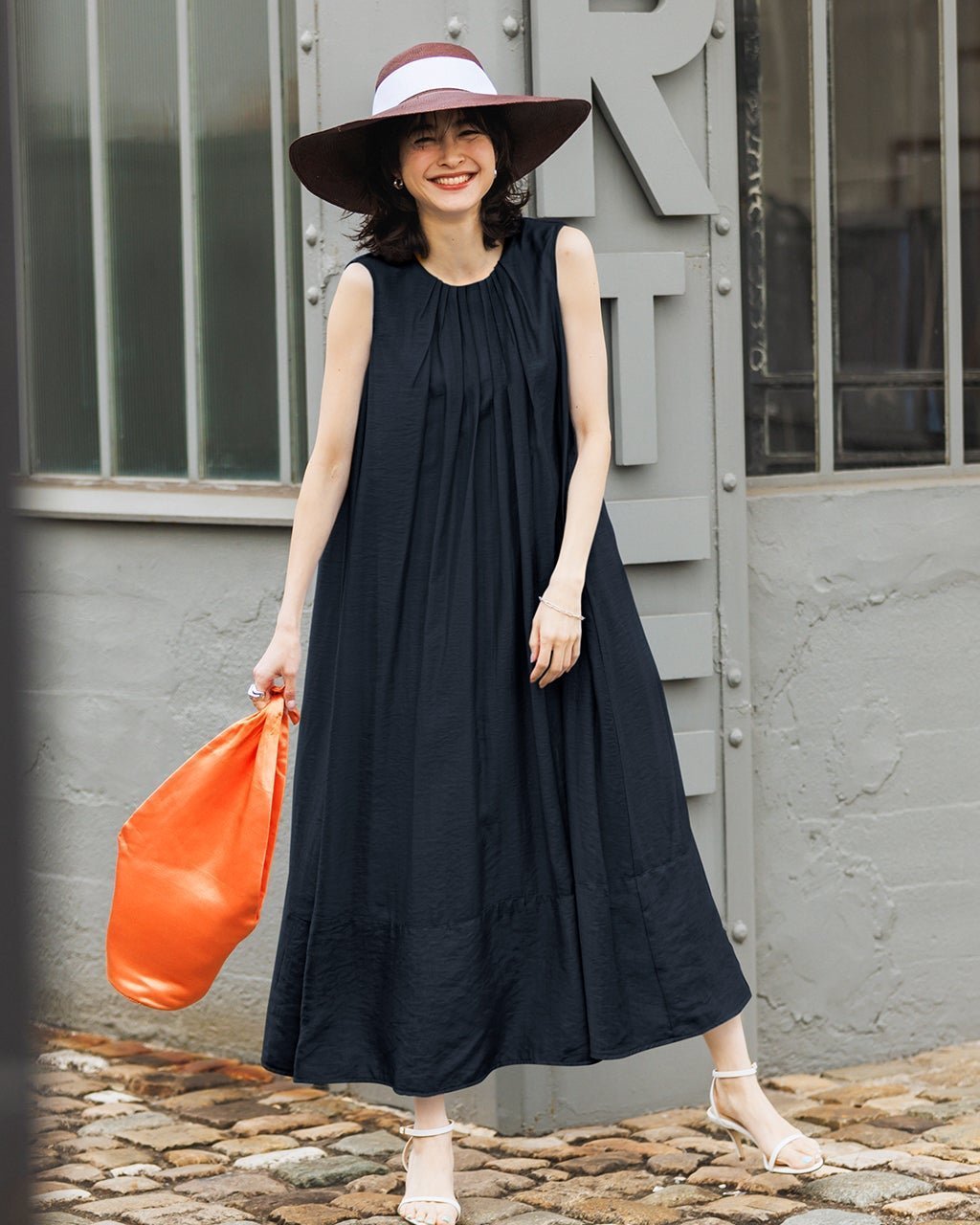 【ドゥクラッセ/DoCLASSE】のエアリーシアー・ロングフレアワンピース インテリア・キッズ・メンズ・レディースファッション・服の通販 founy(ファウニー) 　ファッション　Fashion　レディースファッション　Fashion for Women　ワンピース　Dresses　新作・新入荷　New Arrivals / New In　なめらか　Smooth, Silky Texture　インナー　Innerwear　シアー　Sheer, See-Through　ドレス　Dress, One-Piece　ドレープ　Drape, Draping Fabric　ノースリーブ　Sleeveless, No-Sleeve　ミッドナイトブルー|ID: prp329100004985538 ipo3291000000037345297