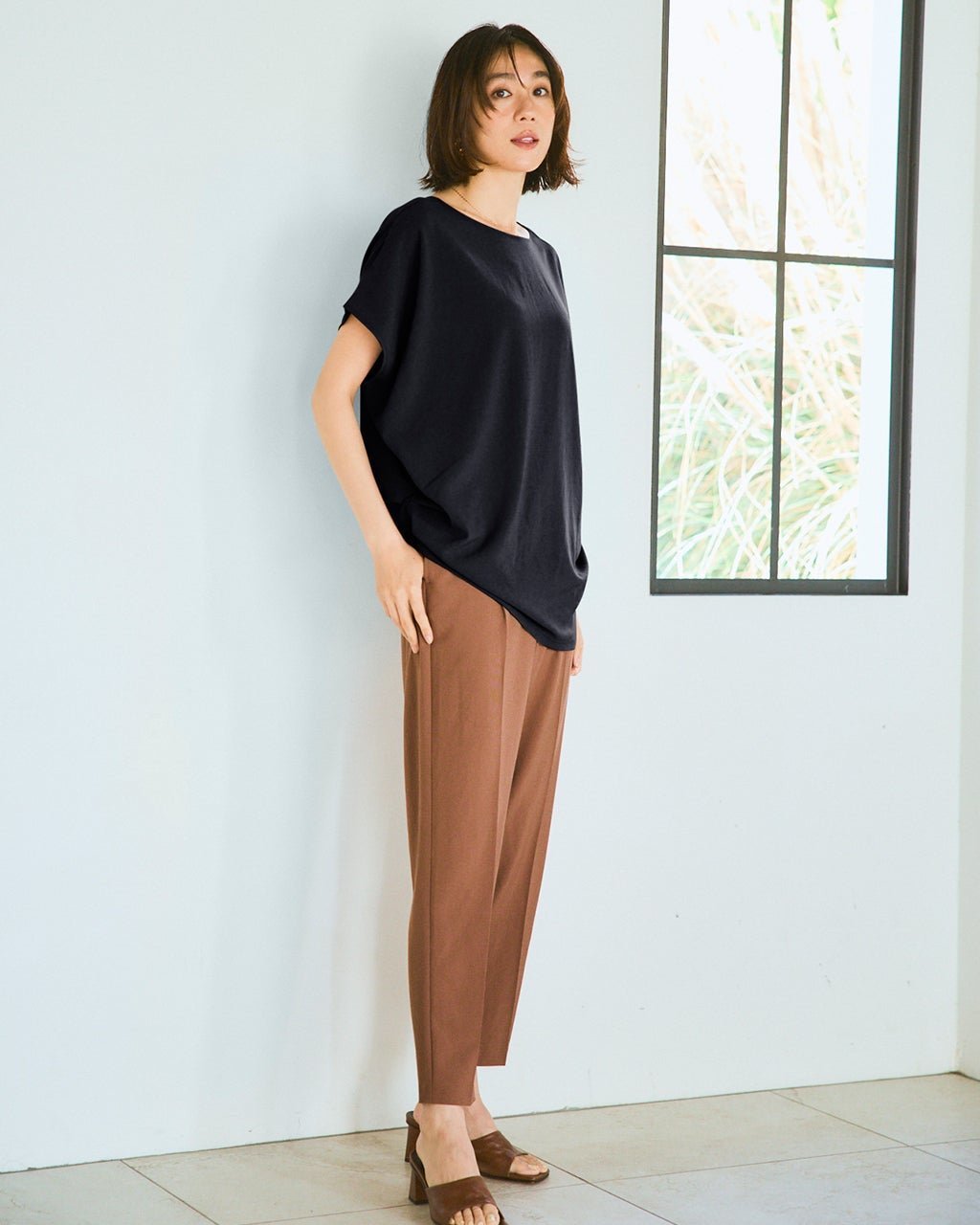 【ドゥクラッセ/DoCLASSE】のSARARI Air・アシメタックブラウス インテリア・キッズ・メンズ・レディースファッション・服の通販 founy(ファウニー) 　ファッション　Fashion　レディースファッション　Fashion for Women　トップス・カットソー　Cut & Sew Tops　シャツ・ブラウス・オフィスカジュアル　Elegant Blouses & Button-Ups　セットアップ　Set-Up, Coordinated Outfit　ドレープ　Drape, Draping Fabric　新作・新入荷　New Arrivals / New In　夏　Summer　ビジネス 仕事 通勤　Business / Work / Commuting　ミッドナイトブルー|ID: prp329100004985540 ipo3291000000037345312