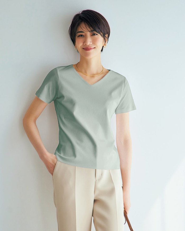 【ドゥクラッセ/DoCLASSE】の浅Vネック・半袖/スーピマN・ドゥクラッセTシャツ インテリア・キッズ・メンズ・レディースファッション・服の通販 founy(ファウニー) https://founy.com/ ファッション Fashion レディースファッション Fashion for Women トップス・カットソー Cut & Sew Tops シャツ・ブラウス・オフィスカジュアル Elegant Blouses & Button-Ups ロングTシャツ・Tシャツ Longline T-Shirts & Tees カットソー・ベーシックTシャツ Cut-and-Sewn Tops / Stretch Tees & Basics Vネックトップス V-Neck Tops / V-Cut Neckline Shirts カットソー Cut and Sewn Top ショルダー Shoulder, Shoulder Strap シルク Silk, 100% Silk ジャケット Jacket, Outerwear スーピマ Supima, Premium Cotton ダブル Double, Double-Breasted 定番 Standard, Basic Item なめらか Smooth, Silky Texture フェイス Face, Facial Design フロント Front, Front Design ベーシック Basic, Essential 半袖 Short Sleeve, Half Sleeve ラベンダー Lavender リラックス Relax, Relaxed Fit ワイド Wide, Wide Fit 新作・新入荷 New Arrivals / New In 夏 Summer エレガント 上品 Elegant ビジネス 仕事 通勤 Business / Work / Commuting |ID: prp329100004985550 ipo3291000000037345397
