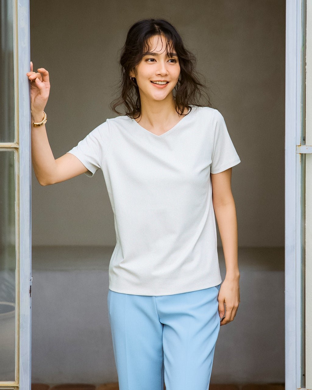 【ドゥクラッセ/DoCLASSE】の浅Vネック・半袖/スーピマN・ドゥクラッセTシャツ インテリア・キッズ・メンズ・レディースファッション・服の通販 founy(ファウニー) 　ファッション　Fashion　レディースファッション　Fashion for Women　トップス・カットソー　Cut & Sew Tops　シャツ・ブラウス・オフィスカジュアル　Elegant Blouses & Button-Ups　ロングTシャツ・Tシャツ　Longline T-Shirts & Tees　カットソー・ベーシックTシャツ　Cut-and-Sewn Tops / Stretch Tees & Basics　Vネックトップス　V-Neck Tops / V-Cut Neckline Shirts　カットソー　Cut and Sewn Top　ショルダー　Shoulder, Shoulder Strap　シルク　Silk, 100% Silk　ジャケット　Jacket, Outerwear　スーピマ　Supima, Premium Cotton　ダブル　Double, Double-Breasted　定番　Standard, Basic Item　なめらか　Smooth, Silky Texture　フェイス　Face, Facial Design　フロント　Front, Front Design　ベーシック　Basic, Essential　半袖　Short Sleeve, Half Sleeve　ラベンダー　Lavender　リラックス　Relax, Relaxed Fit　ワイド　Wide, Wide Fit　新作・新入荷　New Arrivals / New In　夏　Summer　エレガント 上品　Elegant　ビジネス 仕事 通勤　Business / Work / Commuting　ホワイト|ID: prp329100004985550 ipo3291000000037345399