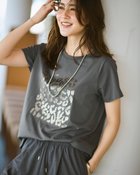 【ドゥクラッセ/DoCLASSE】のコットン混・グラフィックTシャツ 大人の最旬トレンドファッション＆コーディネート founy(ファウニー) ファッション Fashion レディースファッション Fashion for Women トップス・カットソー Cut & Sew Tops シャツ・ブラウス・オフィスカジュアル Elegant Blouses & Button-Ups ロングTシャツ・Tシャツ Longline T-Shirts & Tees カットソー・ベーシックTシャツ Cut-and-Sewn Tops / Stretch Tees & Basics 新作・新入荷 New Arrivals / New In カットソー Cut and Sewn Top グラフィック Graphic, Graphic Design プリント Print, Printed Pattern メタリック Metallic, Shiny Finish モノトーン Monotone, Black and White 人気 Popular, Best Seller thumbnail チャコールパターン|ID: prp329100004985551 ipo3291000000037345404