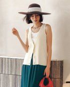【ドゥクラッセ/DoCLASSE】の片畦編み・Vネックジレ 大人の最旬トレンドファッション＆コーディネート founy(ファウニー) ファッション Fashion レディースファッション Fashion for Women アウター Coat / Outerwear Collection レディースジャケット・軽アウター Jackets 新作・新入荷 New Arrivals / New In おすすめ Recommended / Our Picks カッティング Cutting Detail キャミ Camisole, Cami Top クール Cool, Chic サマー Summer, Summer Style ジャケット Jacket, Outerwear スマート Smart, Elegant 夏 Summer 春 Spring S/S・春夏 SS, Spring/Summer, Warm Season 畦 Ribbed Knit thumbnail オフホワイト|ID: prp329100004993247 ipo3291000000037396670