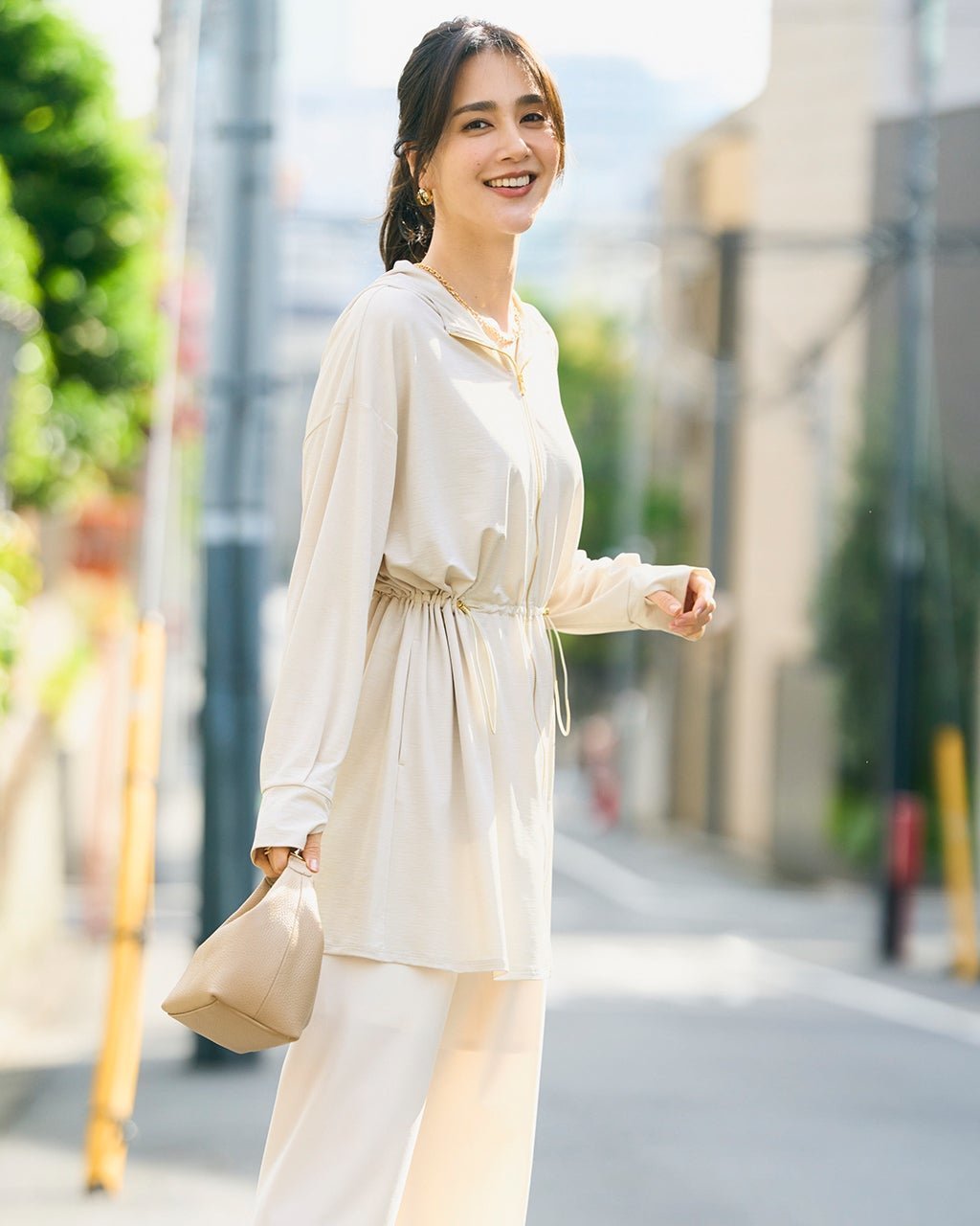 【ドゥクラッセ/DoCLASSE】のUVスラブ・ロングフーディ インテリア・キッズ・メンズ・レディースファッション・服の通販 founy(ファウニー) 　ファッション　Fashion　レディースファッション　Fashion for Women　アウター　Coat / Outerwear Collection　レディースジャケット・軽アウター　Jackets　新作・新入荷　New Arrivals / New In　おすすめ　Recommended / Our Picks　アウトドア　Outdoor Clothing　ジャケット　Jacket, Outerwear　ビーチ　Beach, Seaside　ポケット　Pocket, Pocket Detail　ストーン|ID: prp329100004993263 ipo3291000000037396741