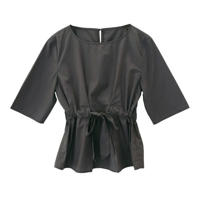 【アクアガレージ/aquagarage】のペプラムブラウス インテリア・キッズ・メンズ・レディースファッション・服の通販 founy(ファニー) 　ファッション　Fashion　レディースファッション　Fashion for Women　トップス・カットソー　Cut & Sew Tops　シャツ・ブラウス・オフィスカジュアル　Elegant Blouses & Button-Ups　送料無料　Free Shipping　ギャザー　Gathered, Ruffled　フロント　Front, Front Design　プチプライス・低価格　Affordable / Budget Price　ペプラム　Peplum, Flared Hem　リボン　Ribbon, Bow　エレガント 上品　Elegant　夏　Summer　春　Spring　チャコール|ID: prp329100003785618 ipo3291000000024909507