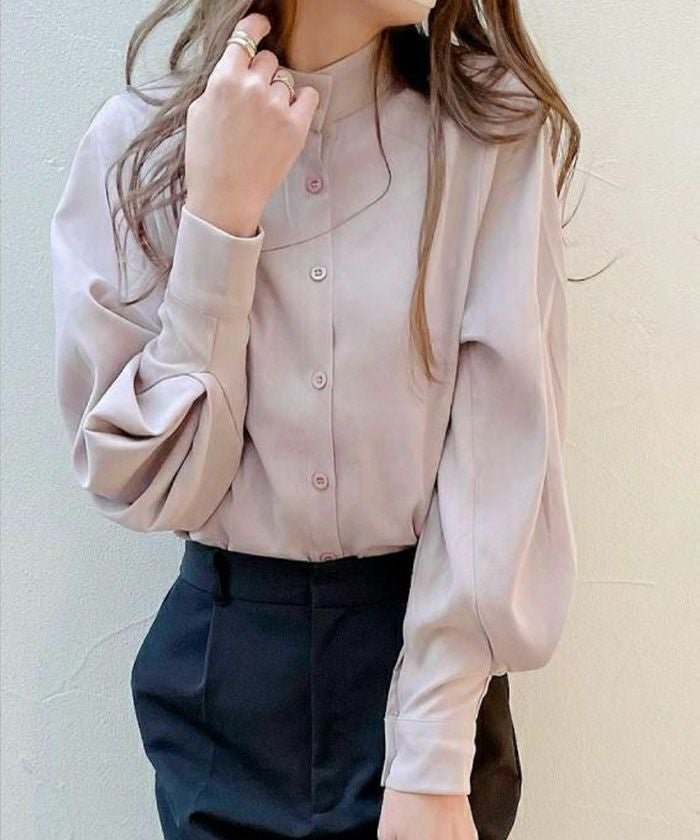 【アクアガレージ/aquagarage】のボリューム袖ピーチスキンブラウス 人気、トレンドファッション・服の通販 founy(ファニー) 　ファッション　Fashion　レディースファッション　Fashion for Women　トップス・カットソー　Cut & Sew Tops　シャツ・ブラウス・オフィスカジュアル　Elegant Blouses & Button-Ups　送料無料　Free Shipping　おすすめ　Recommended / Our Picks　クラシカル　Classical, Vintage-Inspired　シンプル　Simple, Minimal　スタンド　Stand Collar, Upright Stand　バルーン　Balloon, Balloon Silhouette　ピーチ　Peach, Soft Touch　プチプライス・低価格　Affordable / Budget Price　エレガント 上品　Elegant　 other-1|ID: prp329100003786405 ipo3291000000036047089