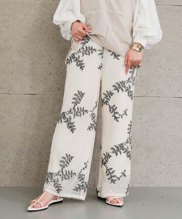 【アクアガレージ/aquagarage】の【セットアップ可】花柄刺繍メッシュワイドパンツ インテリア・キッズ・メンズ・レディースファッション・服の通販 founy(ファニー) https://founy.com/ ファッション Fashion レディースファッション Fashion for Women セットアップ Matching Sets レディースパンツ・ボトムス Pants & Trousers / Bottoms 送料無料 Free Shipping おすすめ Recommended / Our Picks セットアップ Set-Up, Coordinated Outfit プチプライス・低価格 Affordable / Budget Price メッシュ Mesh, Net Fabric 夏 Summer 春 Spring 秋 Autumn |ID: prp329100004394309 ipo3291000000035808195