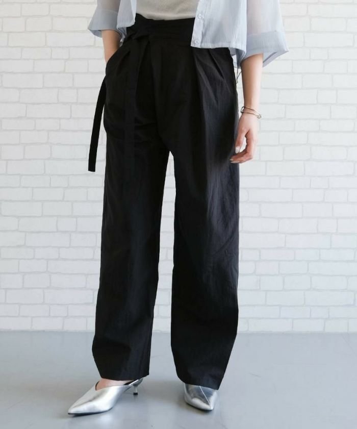 【アクアガレージ/aquagarage】のウエストリボンアシンメトリータックパンツレディース インテリア・キッズ・メンズ・レディースファッション・服の通販 founy(ファニー) https://founy.com/ ファッション Fashion レディースファッション Fashion for Women パンツ Pants & Trousers アシンメトリー Asymmetrical Style 春 Spring 秋 Autumn クール Cool, Chic シンプル Simple, Minimal ストレッチ Stretch, Stretchy Fabric ポケット Pocket, Pocket Detail リボン Ribbon, Bow 送料無料 Free Shipping プチプライス・低価格 Affordable / Budget Price 夏 Summer エレガント 上品 Elegant |ID: prp329100004498056 ipo3291000000035646618