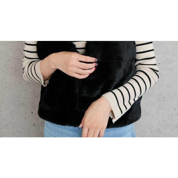 【アクアガレージ/aquagarage】のフェイクファーベスト 春 人気、トレンドファッション・服の通販 founy(ファニー) 　ファッション　Fashion　レディースファッション　Fashion for Women　アウター　Coat / Outerwear Collection　トップス・カットソー　Cut & Sew Tops　ベスト&ジレ / 重ね着スタイル　Vests & Gilets　送料無料　Free Shipping　なめらか　Smooth, Silky Texture　プチプライス・低価格　Affordable / Budget Price　ベスト　Vest, Waistcoat　冬　Winter / This Winter　春　Spring　秋　Autumn　 other-1|ID: prp329100004652219 ipo3291000000034093440