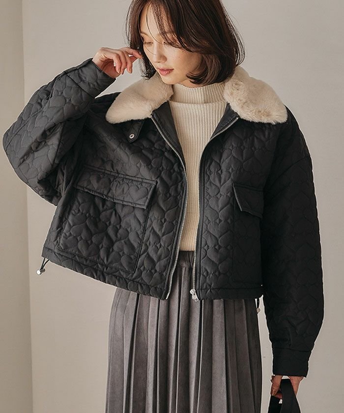 【アクアガレージ/aquagarage】のハートキルトファーカラーショートブルゾン 人気、トレンドファッション・服の通販 founy(ファニー) 　ファッション　Fashion　レディースファッション　Fashion for Women　アウター　Coat / Outerwear Collection　コート・ロングコート・ピーコート　Long Coats, Peacoats & More　ブルゾンジャケット・スポーティアウター　Blouson Jackets　秋　Autumn　キルティング　Quilted, Quilting　コンパクト　Compact, Small Size　ショート　Short, Short Length　シンプル　Simple, Minimal　ジップ　Zip, Zipper　スウェット / スエット　Sweatshirt, Sweatwear　スタイリッシュ　Stylish, Fashionable　バランス　Balance, Style Balance　フェイクファー　Faux Fur, Imitation Fur　フロント　Front, Front Design　ブルゾン　Blouson, Bomber Jacket　ポケット　Pocket, Pocket Detail　リアル　Real, Realistic　楽ちん　Easy Fit, Comfortable　冬　Winter / This Winter　送料無料　Free Shipping　プチプライス・低価格　Affordable / Budget Price　エレガント 上品　Elegant　 other-1|ID: prp329100004760754 ipo3291000000035897862