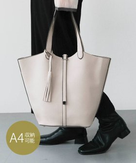 【アクアガレージ/aquagarage】のタッセル付きA4トートバッグ 人気、トレンドファッション・服の通販 founy(ファニー) ファッション Fashion レディースファッション Fashion for Women バッグ Bags シンプル Simple, Minimal スマート Smart, Elegant タッセル Tassel, Fringe フェイクレザー Faux Leather, PU Leather フォルム Silhouette, Form ポケット Pocket, Pocket Detail ポーチ Pouch, Small Case プチプライス・低価格 Affordable / Budget Price エレガント 上品 Elegant ビジネス 仕事 通勤 Business / Work / Commuting |ID:prp329100004887923