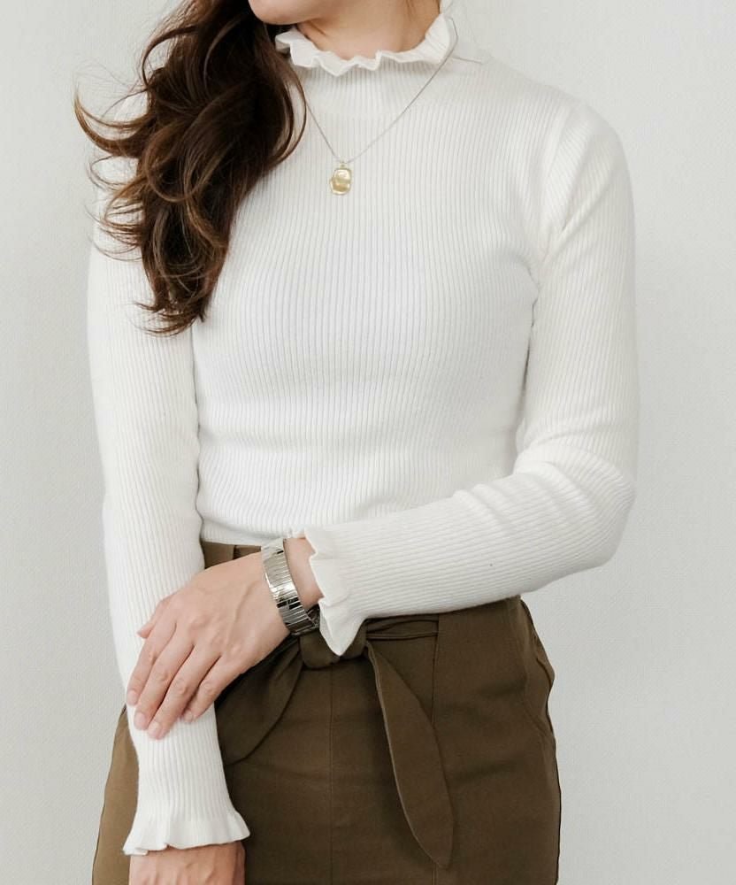 【アクアガレージ/aquagarage】のネック袖口フリルニットトップス 春 人気、トレンドファッション・服の通販 founy(ファニー) 　ファッション　Fashion　レディースファッション　Fashion for Women　トップス・カットソー　Cut & Sew Tops　ニット　Knit Tops & Sweaters　春　Spring　秋　Autumn　ストレート　Straight, Straight Cut　セーター　Sweater, Knitwear　トレンド　Trend, Trending Now　バランス　Balance, Style Balance　フィット　Fit, Slim Fit　フリル　Frill, Ruffle　ベーシック　Basic, Essential　ポケット　Pocket, Pocket Detail　冬　Winter / This Winter　A/W・秋冬　Autumn/Winter　送料無料　Free Shipping　プチプライス・低価格　Affordable / Budget Price　 other-1|ID: prp329100004888964 ipo3291000000036518534