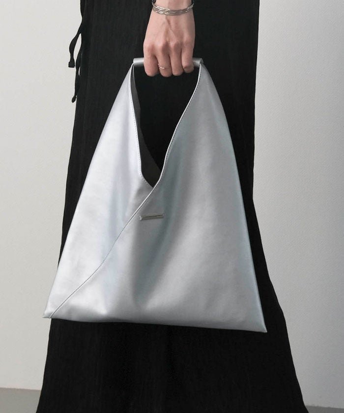 【アクアガレージ/aquagarage】のトライアングルミディトート 人気、トレンドファッション・服の通販 founy(ファニー) 　ファッション　Fashion　レディースファッション　Fashion for Women　バッグ　Bags　トライアングル　Triangle, Triangular Shape　なめらか　Smooth, Silky Texture　フォルム　Silhouette, Form　プチプライス・低価格　Affordable / Budget Price　エレガント 上品　Elegant　 other-1|ID: prp329100004938424 ipo3291000000037057699