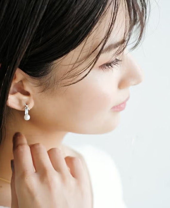 【アクアガレージ/aquagarage】の【最終値下げ価格】3連パールビジューバーピアス インテリア・キッズ・メンズ・レディースファッション・服の通販 founy(ファウニー) https://founy.com/ ファッション Fashion レディースファッション Fashion for Women ジュエリー Jewelry ファッションリング Fashion Rings アクセサリー Fashion Accessories パール Pearl, Pearl Accent ビジュー Bijou, Jewel-like Accent プチプライス・低価格 Affordable / Budget Price エレガント 上品 Elegant |ID: prp329100004964846 ipo3291000000037253784