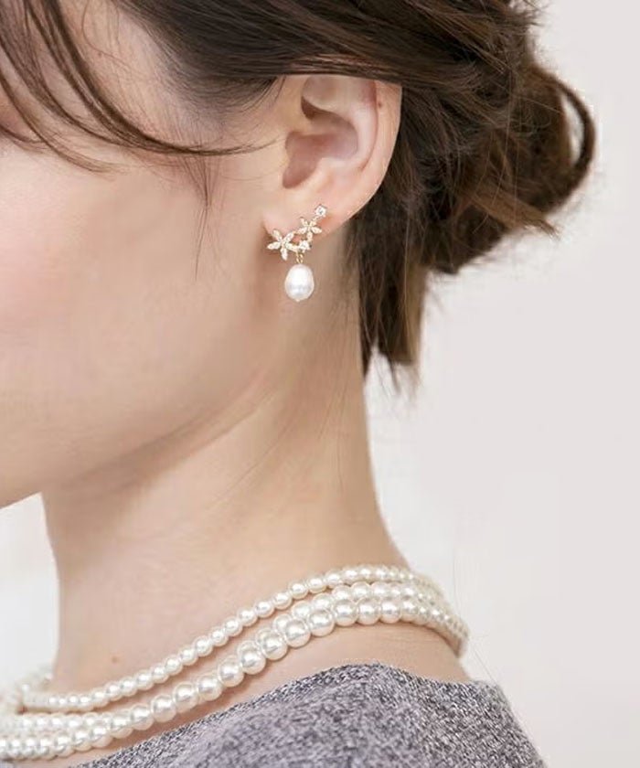 【アクアガレージ/aquagarage】のフラワー&パールピアス 大人の最旬トレンドファッション＆コーディネート founy(ファウニー) 　ファッション　Fashion　レディースファッション　Fashion for Women　ジュエリー　Jewelry　ファッションリング　Fashion Rings　アクセサリー　Fashion Accessories　シンプル　Simple, Minimal　パール　Pearl, Pearl Accent　フラワー　Flower, Floral　プチプライス・低価格　Affordable / Budget Price　モチーフ　Motif, Design Theme　エレガント 上品　Elegant　 other-1|ID: prp329100004965451 ipo3291000000037254415