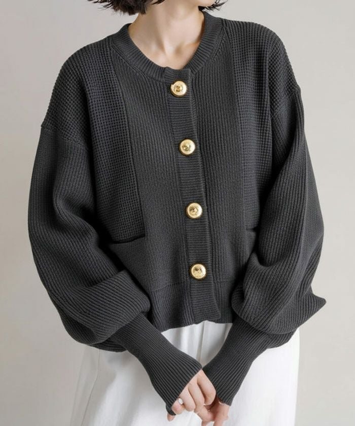 【アクアガレージ/aquagarage】のBIGボタンニットカーディガン インテリア・キッズ・メンズ・レディースファッション・服の通販 founy(ファウニー) https://founy.com/ ファッション Fashion レディースファッション Fashion for Women トップス・カットソー Cut & Sew Tops ニット Knit Tops & Sweaters カーディガン・羽織り Layered Style Cardigans 送料無料 Free Shipping セーター Sweater, Knitwear プチプライス・低価格 Affordable / Budget Price 冬 Winter / This Winter 秋 Autumn |ID: prp329100004966024 ipo3291000000037255281