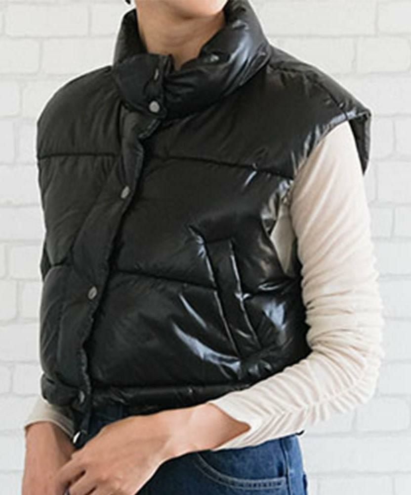 【アクアガレージ/aquagarage】の【最終値下げ価格】中綿ショートベスト 春 大人の最旬トレンドファッション＆コーディネート founy(ファウニー) 　ファッション　Fashion　レディースファッション　Fashion for Women　アウター　Coat / Outerwear Collection　トップス・カットソー　Cut & Sew Tops　ベスト&ジレ / 重ね着スタイル　Vests & Gilets　ショート　Short, Short Length　シンプル　Simple, Minimal　トレンド　Trend, Trending Now　フェミニン　Feminine, Girly　プチプライス・低価格　Affordable / Budget Price　ベスト　Vest, Waistcoat　冬　Winter / This Winter　春　Spring　秋　Autumn　 other-1|ID: prp329100004966602 ipo3291000000037256773