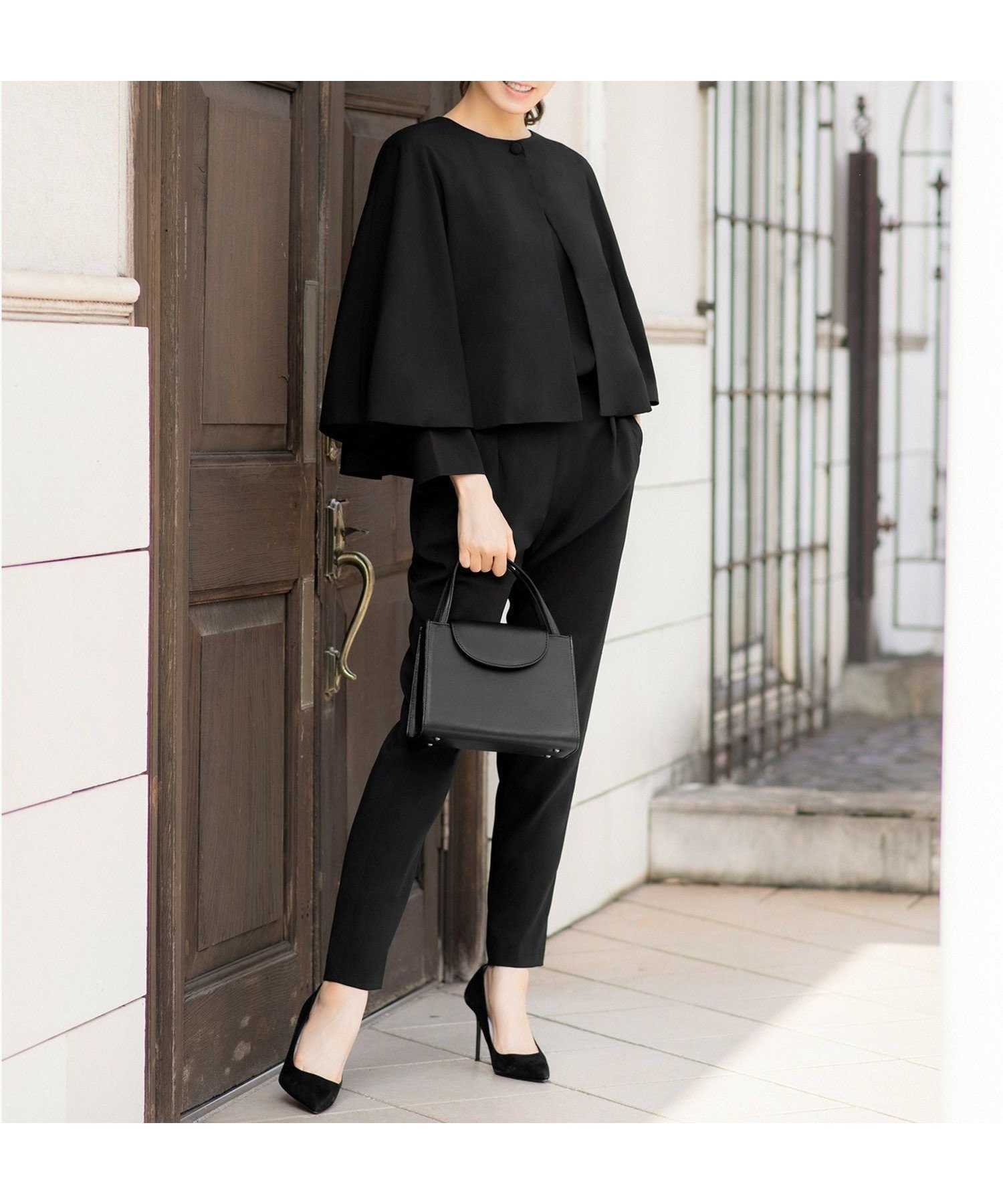 【フロリア/Flolia】の洗えるケープ&ブラウス&テーパードパンツのブラックフォーマル対応3点セットスーツ 人気、トレンドファッション・服の通販 founy(ファニー) 　ファッション　Fashion　レディースファッション　Fashion for Women　パンツ　Pants & Trousers　スーツ　Business Suits & Workwear　スーツパンツ・ドレスパンツ　Suit Pants / Office Trousers / Dress Pants　スーツセット・2点セット・レディーススーツ　Suit Sets / 2-Piece Suits / Office Suit Sets　新作・新入荷　New Arrivals / New In　スーツ　Suit, Formalwear　プチプライス・低価格　Affordable / Budget Price　洗える　Machine Washable　 other-1|ID: prp329100003801517 ipo3291000000035506327