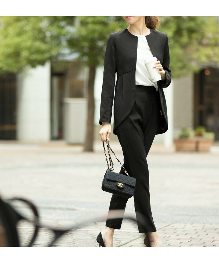 【フロリア/Flolia】の【着回しを楽しめる】洗えるラウンドカットノーカラージャケット&テーパードパンツの2点セットアップスーツ インテリア・キッズ・メンズ・レディースファッション・服の通販 founy(ファニー) https://founy.com/ ファッション Fashion レディースファッション Fashion for Women アウター Coat / Outerwear Collection レディースジャケット・軽アウター Jackets ノーカラージャケット / シンプル上品コーデ Collarless Jackets セットアップ Matching Sets レディースパンツ・ボトムス Pants & Trousers / Bottoms スーツ Business Suits & Workwear スーツジャケット・オフィスブレザー Suit Jackets / Blazers スーツパンツ・ドレスパンツ Suit Pants / Office Trousers / Dress Pants スーツセット・2点セット・レディーススーツ Suit Sets / 2-Piece Suits / Office Suit Sets 新作・新入荷 New Arrivals / New In スーツ Suit, Formalwear セットアップ Set-Up, Coordinated Outfit プチプライス・低価格 Affordable / Budget Price 洗える Machine Washable |ID: prp329100003801532 ipo3291000000036172266