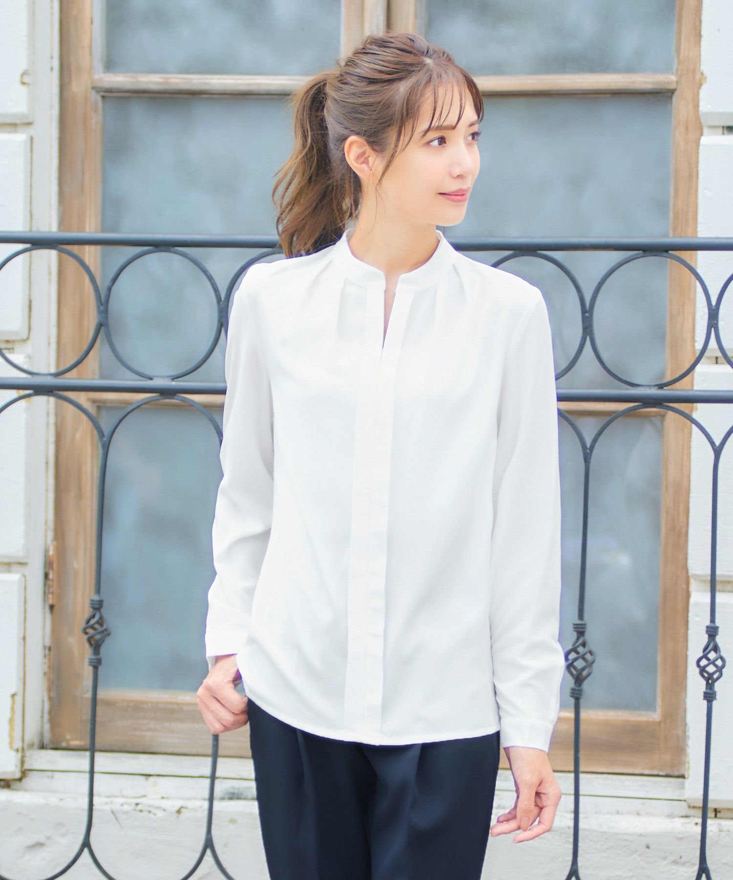 【フロリア/Flolia】の洗えるスタンドカラー長袖スキッパーブラウス 人気、トレンドファッション・服の通販 founy(ファニー) 　ファッション　Fashion　レディースファッション　Fashion for Women　トップス・カットソー　Cut & Sew Tops　シャツ・ブラウス・オフィスカジュアル　Elegant Blouses & Button-Ups　新作・新入荷　New Arrivals / New In　インナー　Innerwear　カーディガン　Cardigan, Knitwear　ジャケット　Jacket, Outerwear　スキッパー　Skipper, Open Collar　スタンド　Stand Collar, Upright Stand　ビジネス 仕事 通勤　Business / Work / Commuting　フェミニン　Feminine, Girly　プチプライス・低価格　Affordable / Budget Price　エレガント 上品　Elegant　洗える　Machine Washable　長袖　Long Sleeve, Full Sleeve　 other-1|ID: prp329100003801700 ipo3291000000025799603
