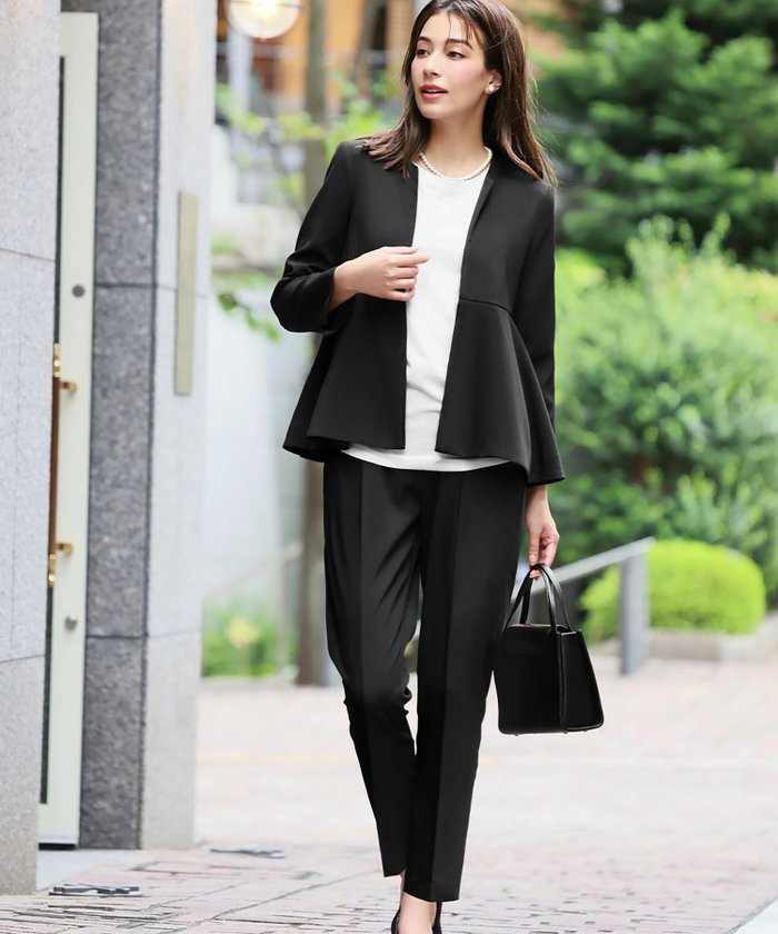 【フロリア/Flolia】の洗えるノーカラーペプラムジャケット&テーパードパンツの2点セットアップセレモニースーツ インテリア・キッズ・メンズ・レディースファッション・服の通販 founy(ファニー) https://founy.com/ ファッション Fashion レディースファッション Fashion for Women アウター Coat / Outerwear Collection レディースジャケット・軽アウター Jackets セットアップ Matching Sets レディースパンツ・ボトムス Pants & Trousers / Bottoms スーツ Business Suits & Workwear スーツジャケット・オフィスブレザー Suit Jackets / Blazers スーツパンツ・ドレスパンツ Suit Pants / Office Trousers / Dress Pants スーツセット・2点セット・レディーススーツ Suit Sets / 2-Piece Suits / Office Suit Sets 新作・新入荷 New Arrivals / New In ジャケット Jacket, Outerwear スマート Smart, Elegant スリット Slit, Slit Detail スーツ Suit, Formalwear セレモニー Ceremony テーパード Tapered, Tapered Pants フロント Front, Front Design プチプライス・低価格 Affordable / Budget Price ペプラム Peplum, Flared Hem マニッシュ Mannish, Boyish ラウンド Round, Round Neck 二次会 After Party 入学式 Entrance Ceremony 卒業式 Graduation Ceremony 洗える Machine Washable 結婚式 Wedding |ID: prp329100003801717 ipo3291000000034368268