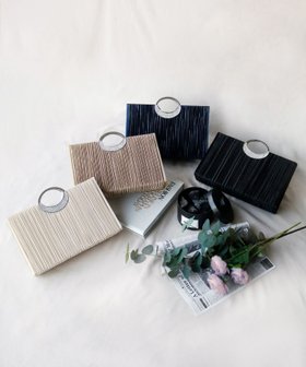 【ガール/GIRL】のサテンプリーツ×ラインストーンハンドル2wayパーティーバッグ 人気、トレンドファッション・服の通販 founy(ファニー) ファッション Fashion レディースファッション Fashion for Women バッグ Bags 新作・新入荷 New Arrivals / New In サテン Satin, Glossy Fabric プチプライス・低価格 Affordable / Budget Price プリーツ Pleats, Pleated |ID:prp329100003801737