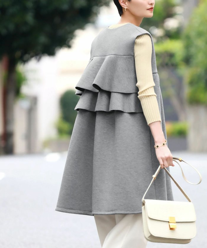 【エルフランク/ELFRANK】のバックフリルノースリーブロングジレ Washable インテリア・キッズ・メンズ・レディースファッション・服の通販 founy(ファニー) https://founy.com/ ファッション Fashion レディースファッション Fashion for Women アウター Coat / Outerwear Collection トップス・カットソー Cut & Sew Tops キャミソール&ノースリーブ Camisoles & Sleeveless Tops ベスト&ジレ / 重ね着スタイル Vests & Gilets バッグ Bags 新作・新入荷 New Arrivals / New In プチプライス・低価格 Affordable / Budget Price |ID: prp329100003801938 ipo3291000000036170771